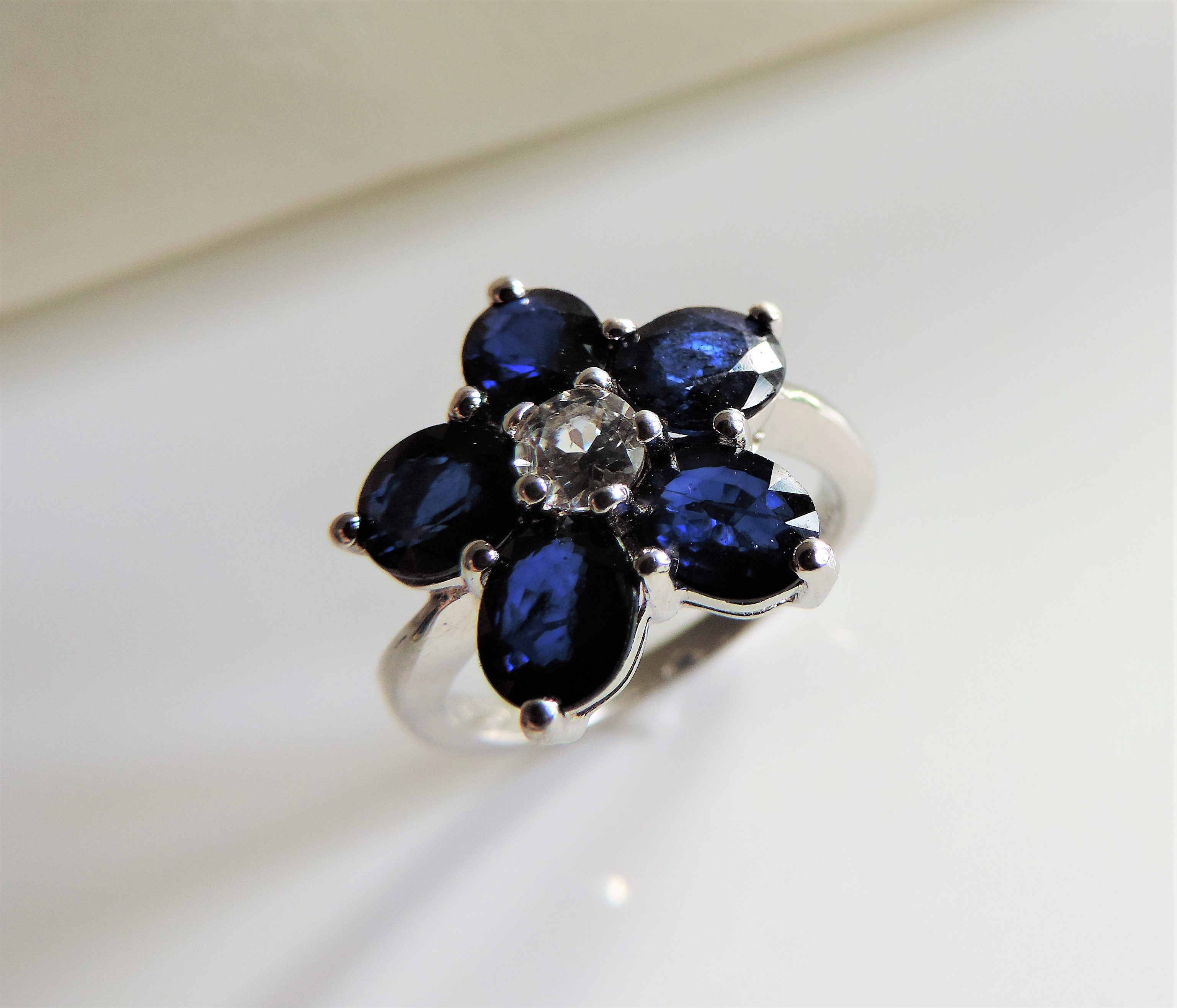 Sterling Silver 3ct Sapphire Ring New with Gift Box - Image 4 of 5