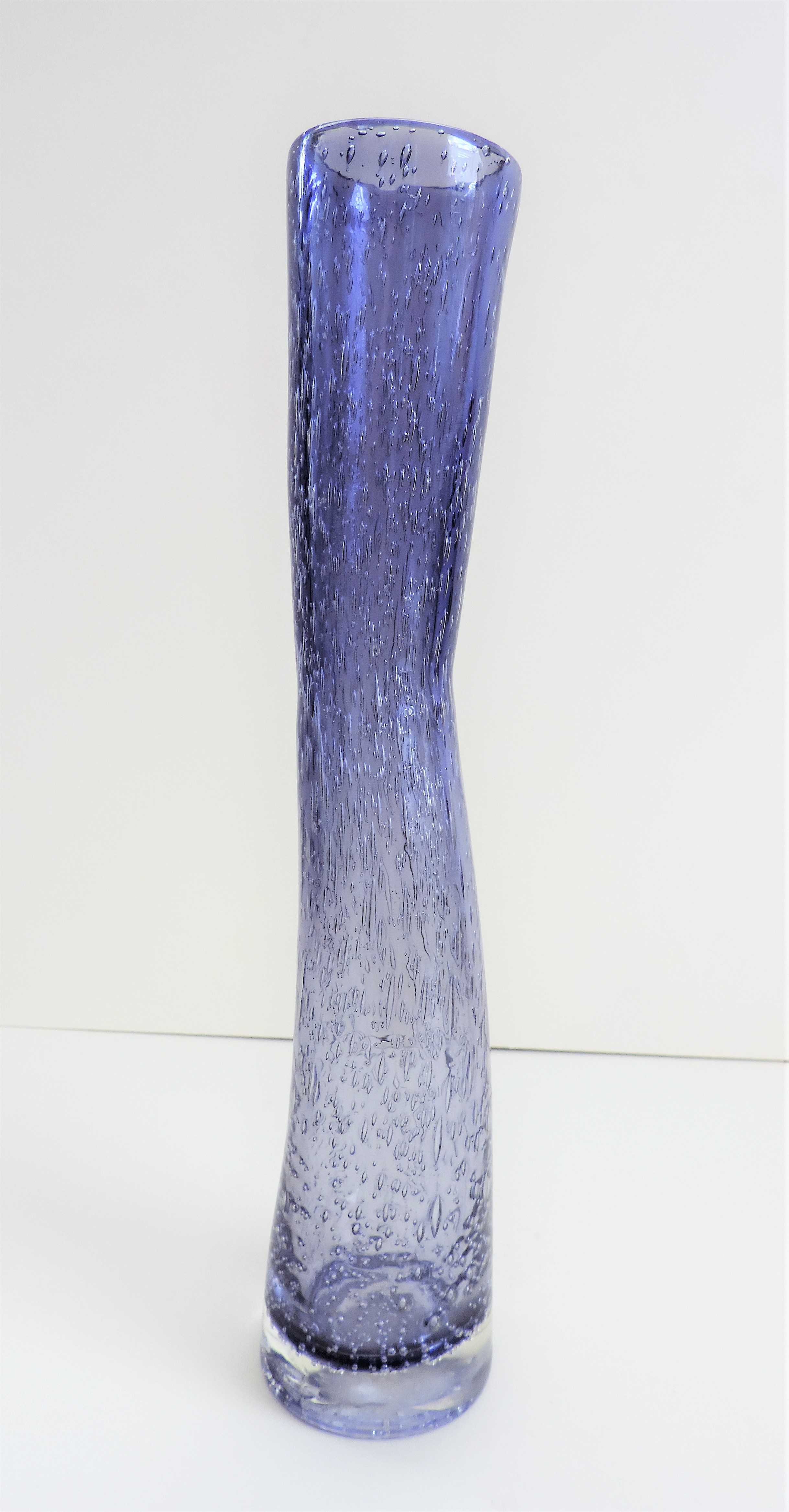 Organic Art Glass Vase 29cm tall - Image 3 of 5