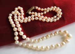 Vintage Cultured Pearl Necklace 9k Gold Clasp with Gift Box