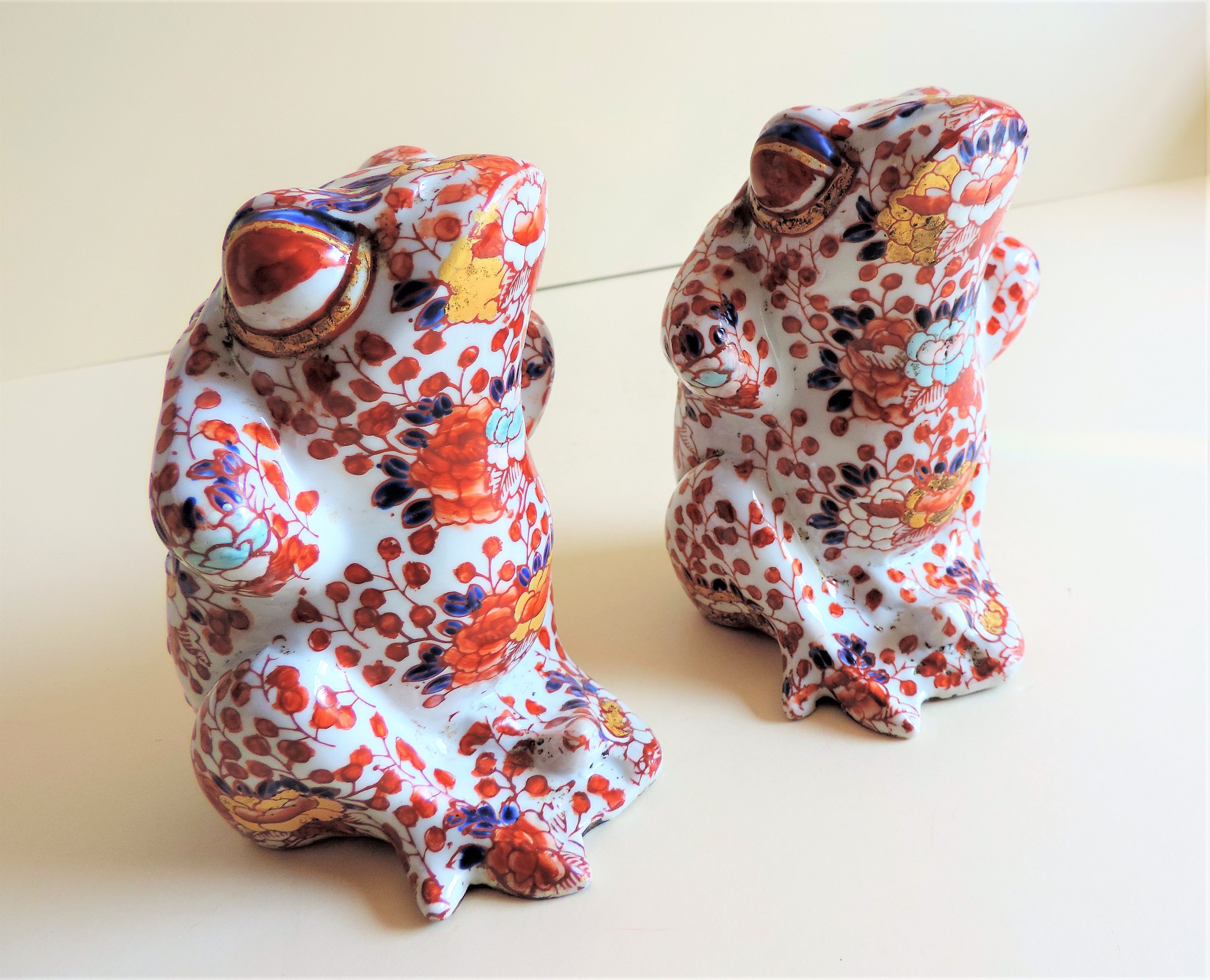 Japanese Imari Porcelain Frog Figurines circa 1890's - Image 3 of 6