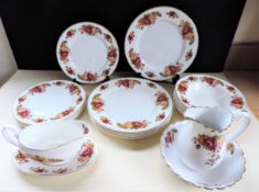 English Bone China 22 Piece Dinner Serivce