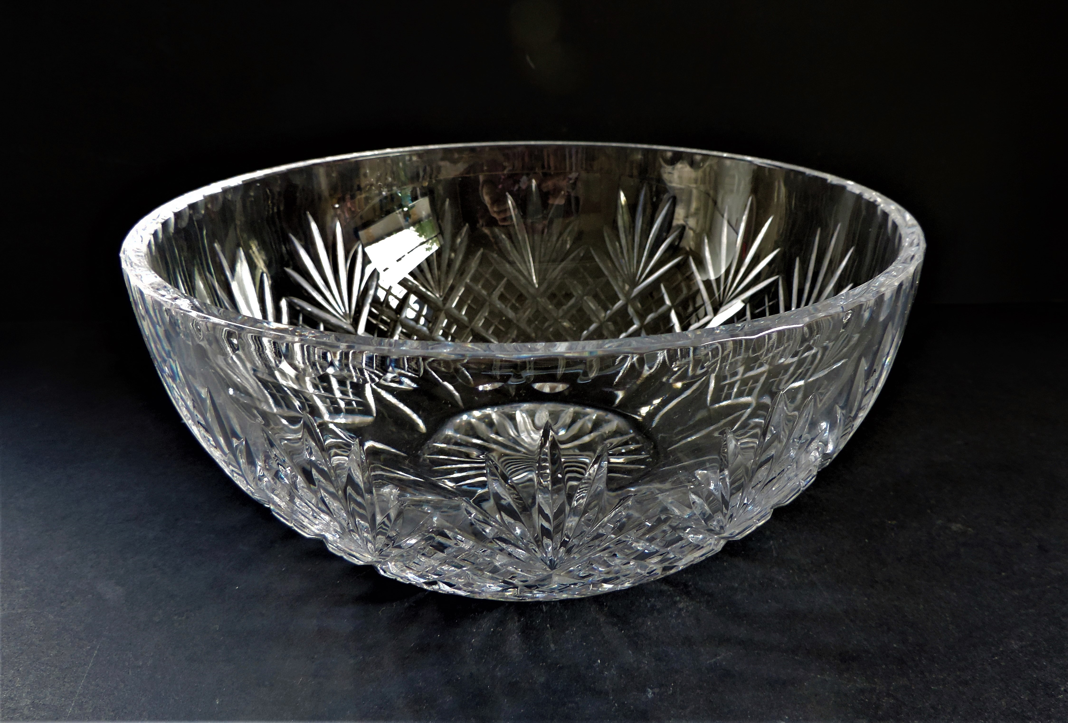 Vintage Cut Crystal Bowl 24cm Wide - Image 2 of 3