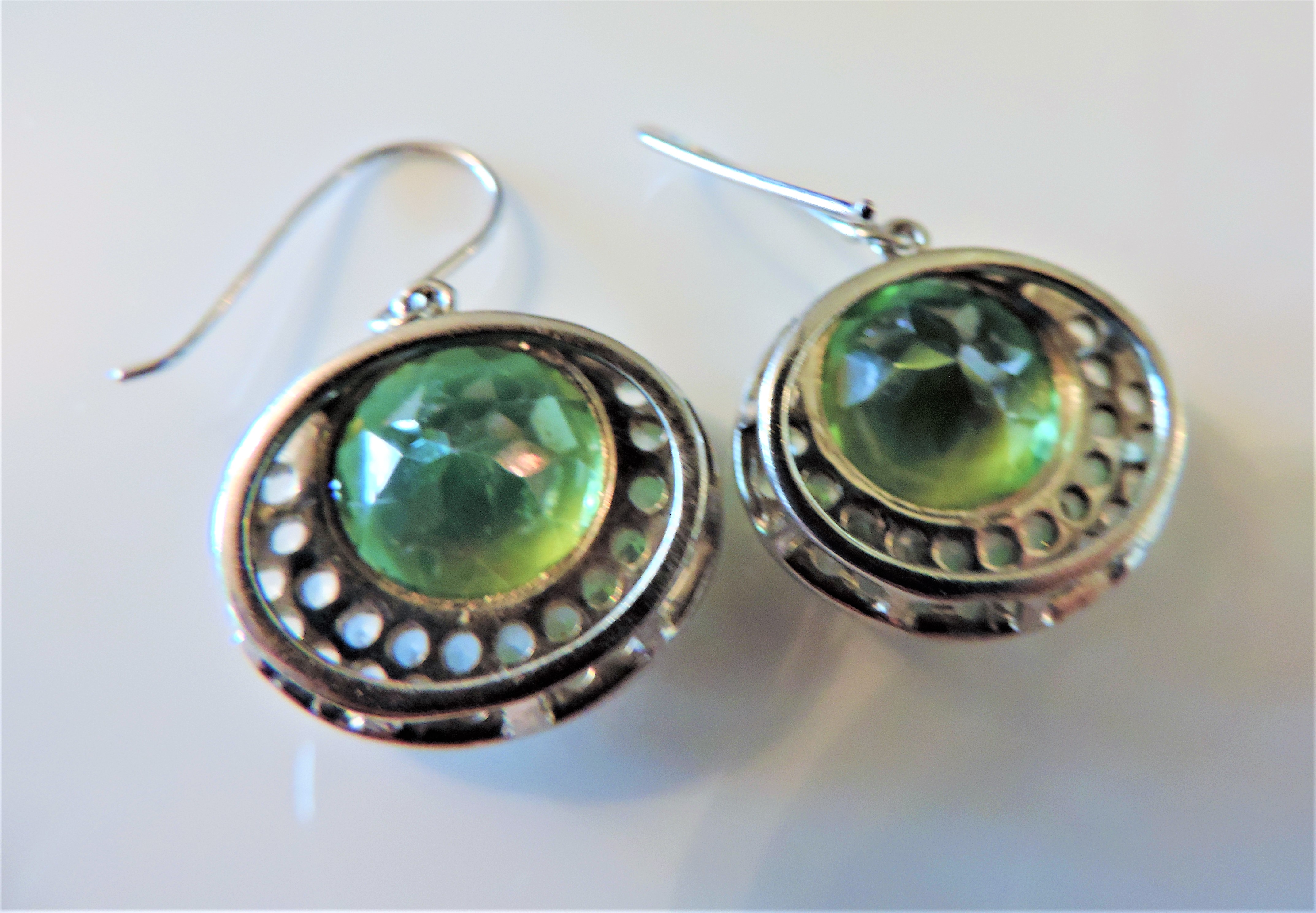 Sterling Silver 23ct Green Diopside & Zircon Earrings New in Gift Box - Image 5 of 5