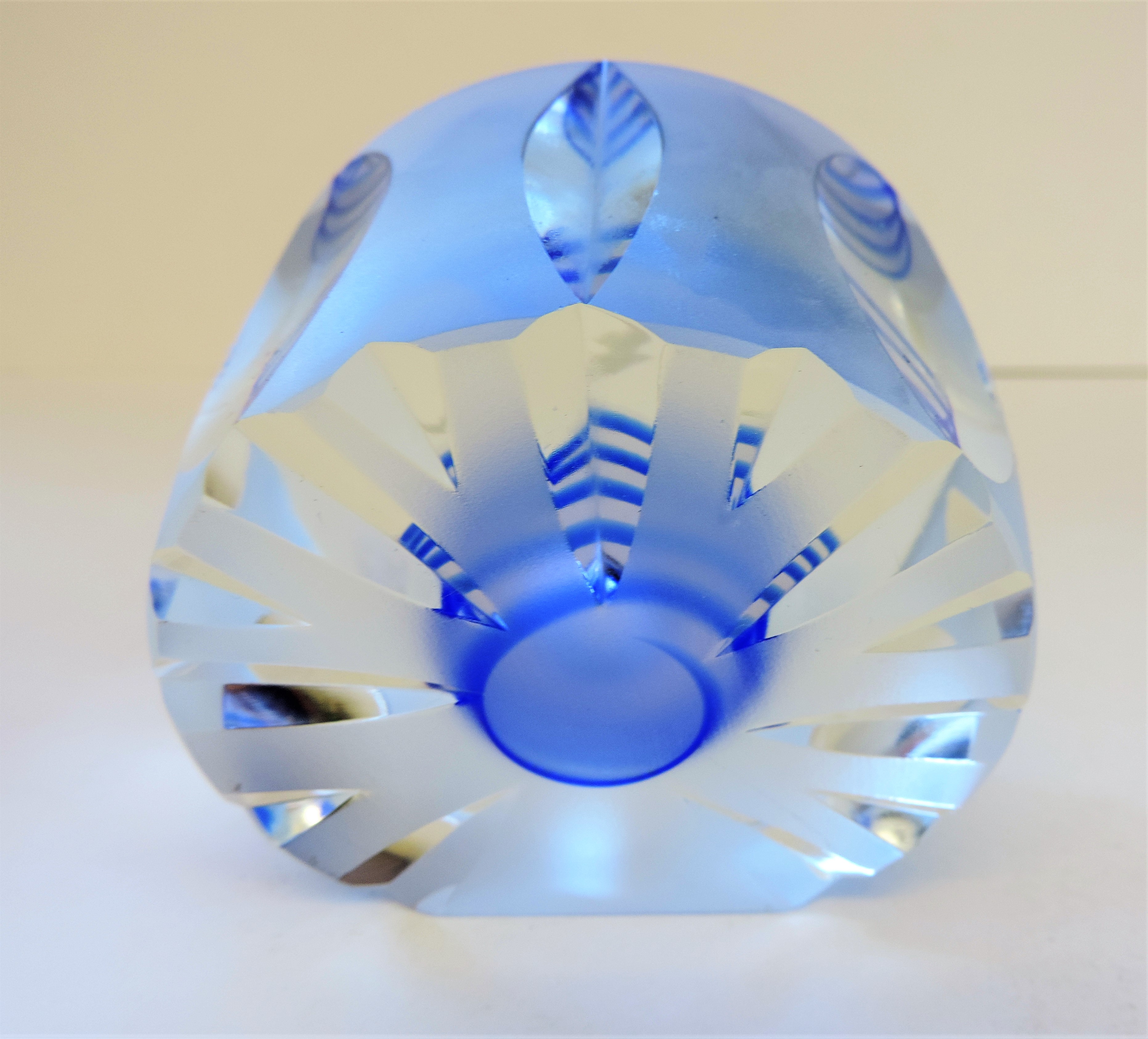 Art Glass Paperweight - Image 3 of 3