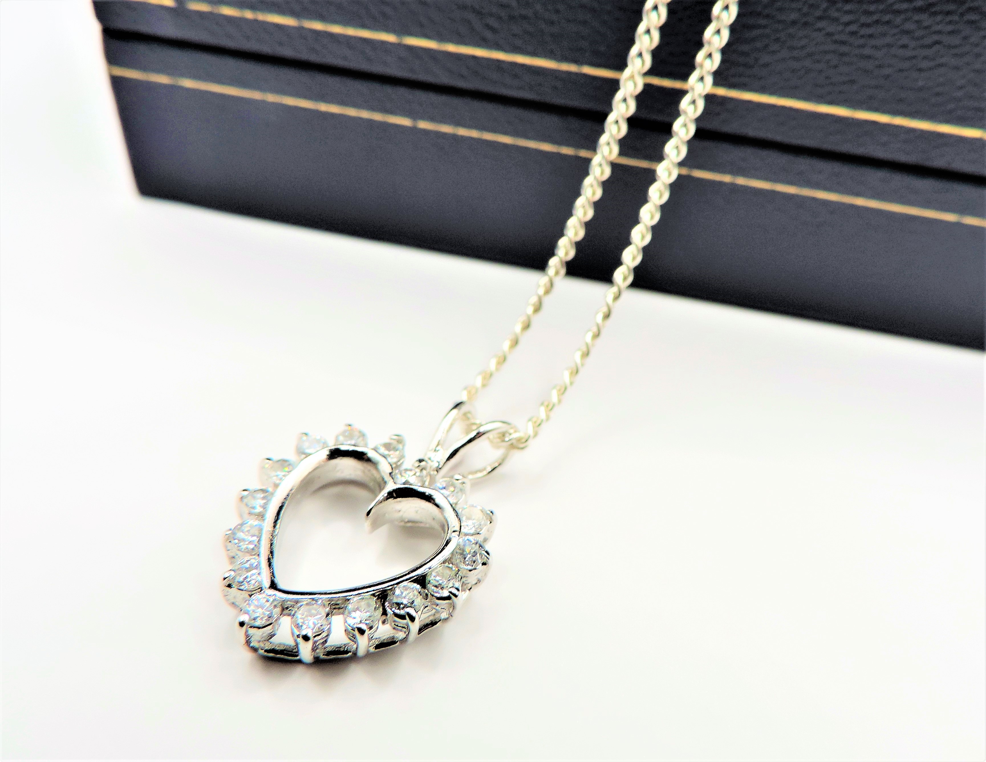 Sterling Silver White Gemstone Heart Pendant Necklace New with Gift Pouch - Image 2 of 2