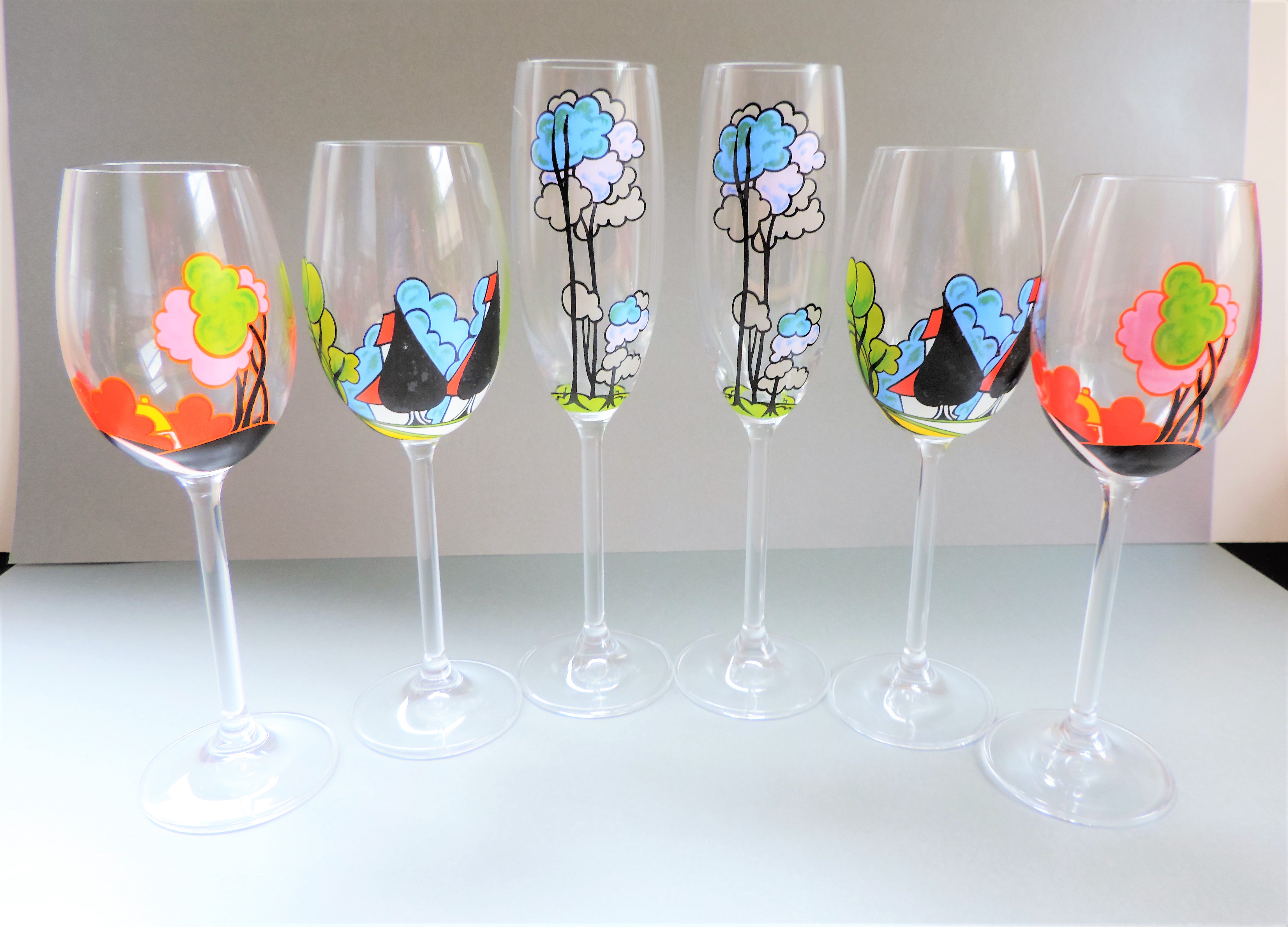 Suite Vintage French Hand Painted Wine & Cocktail Glasses - Image 4 of 5