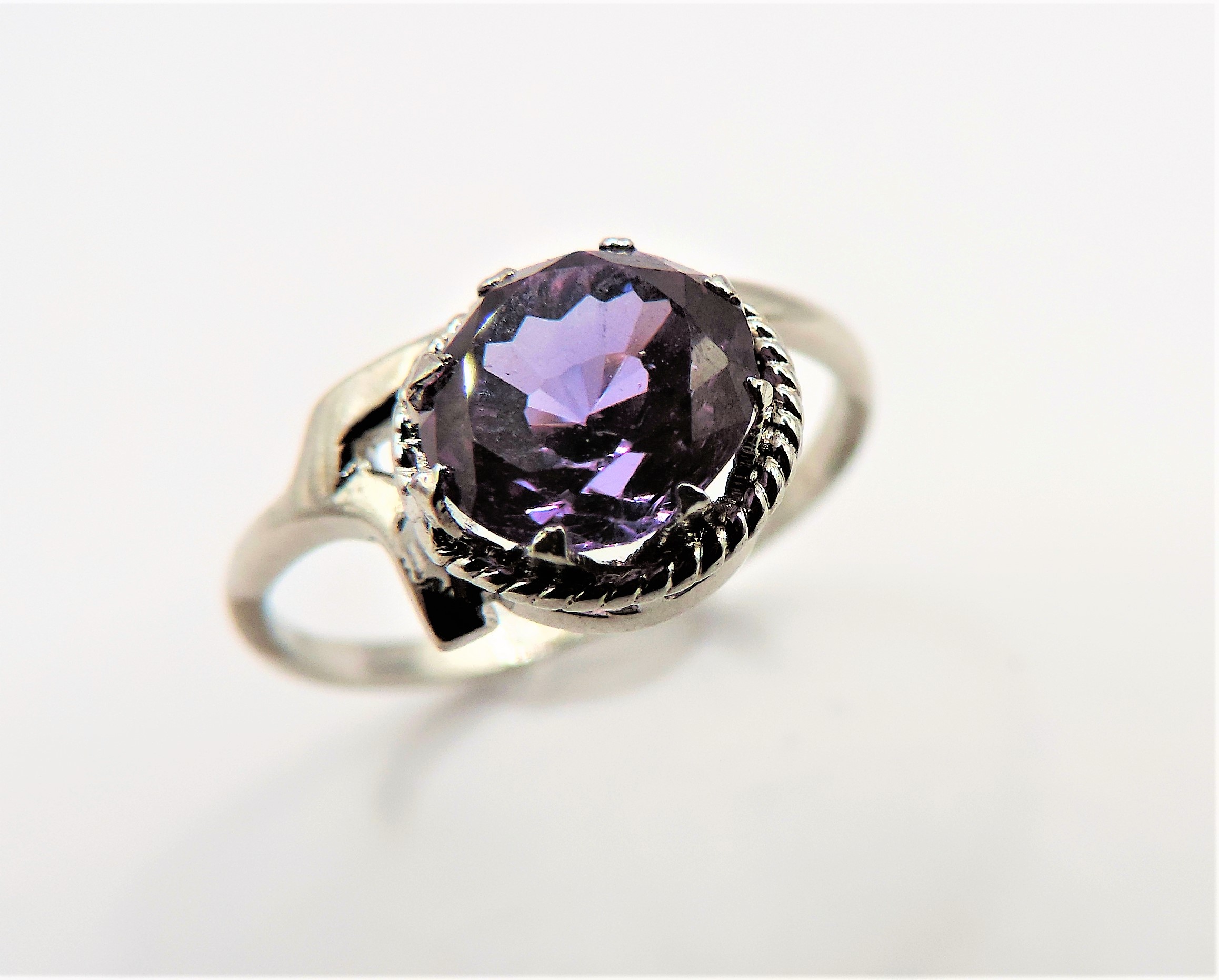 Sterling Silver 1.5ct Mystic Topaz Ring