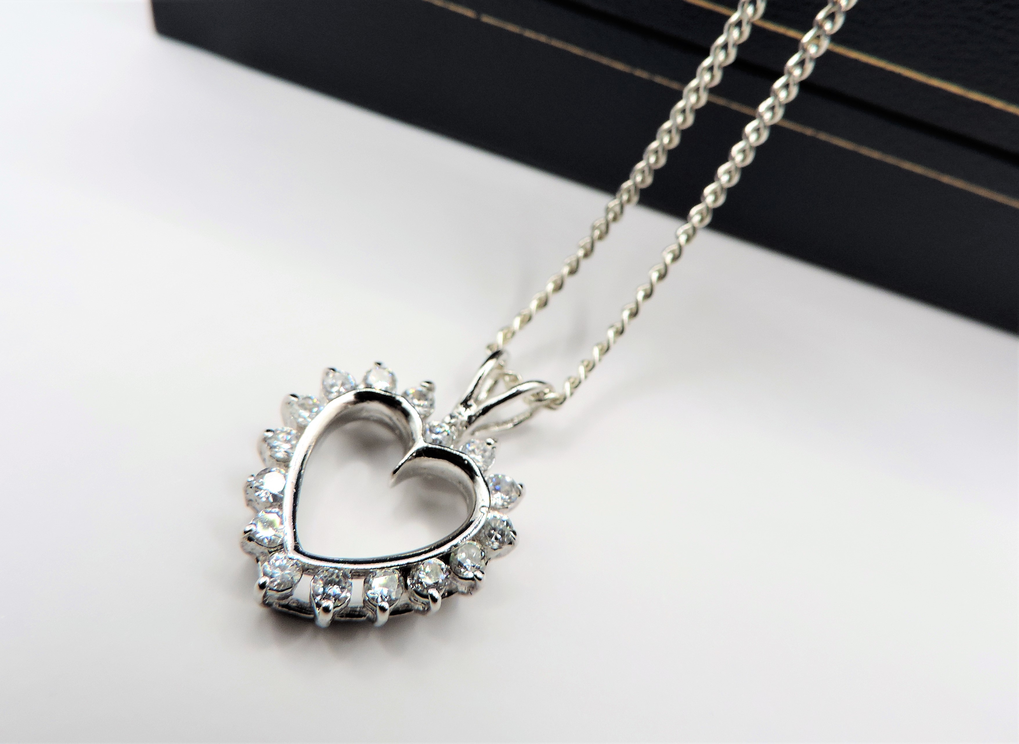 Sterling Silver White Gemstone Heart Pendant Necklace New with Gift Pouch