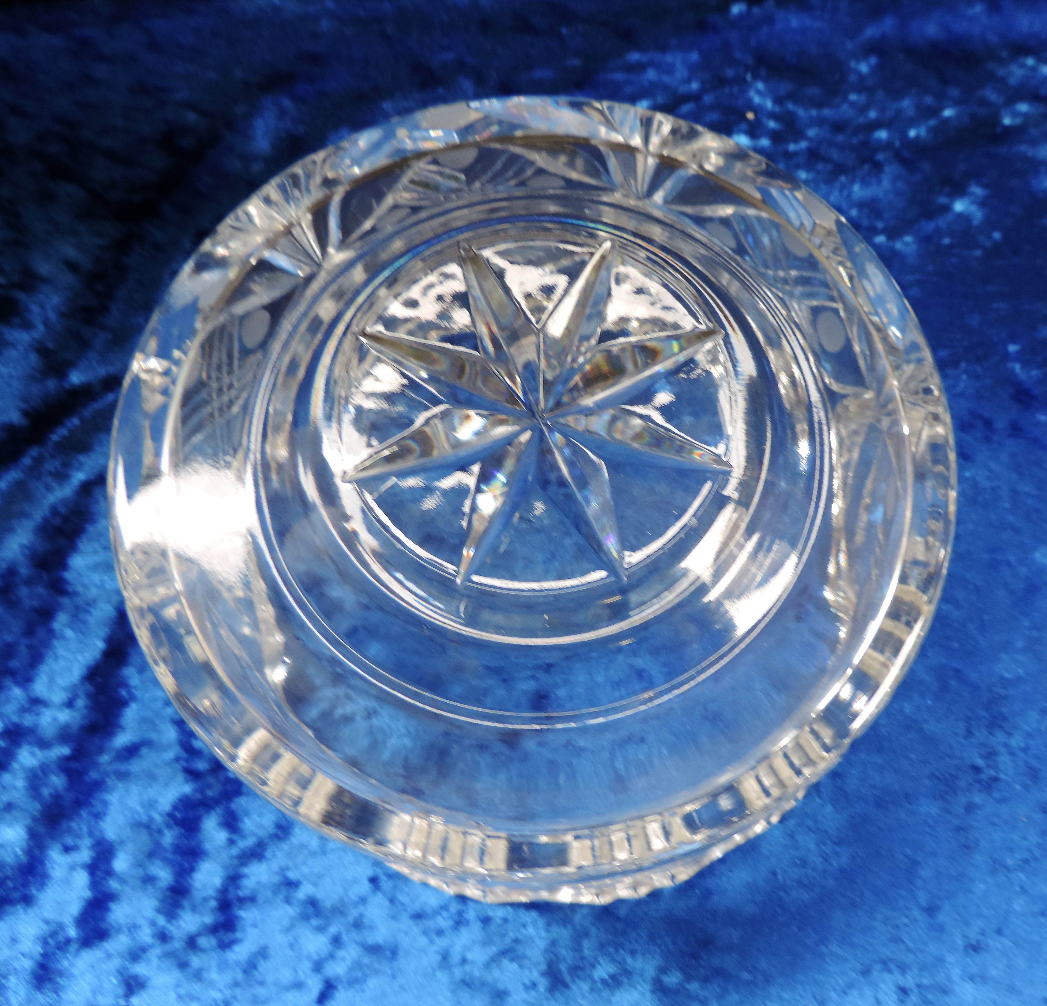 Vintage Etched and Cut Crystal Bowl - Image 4 of 4