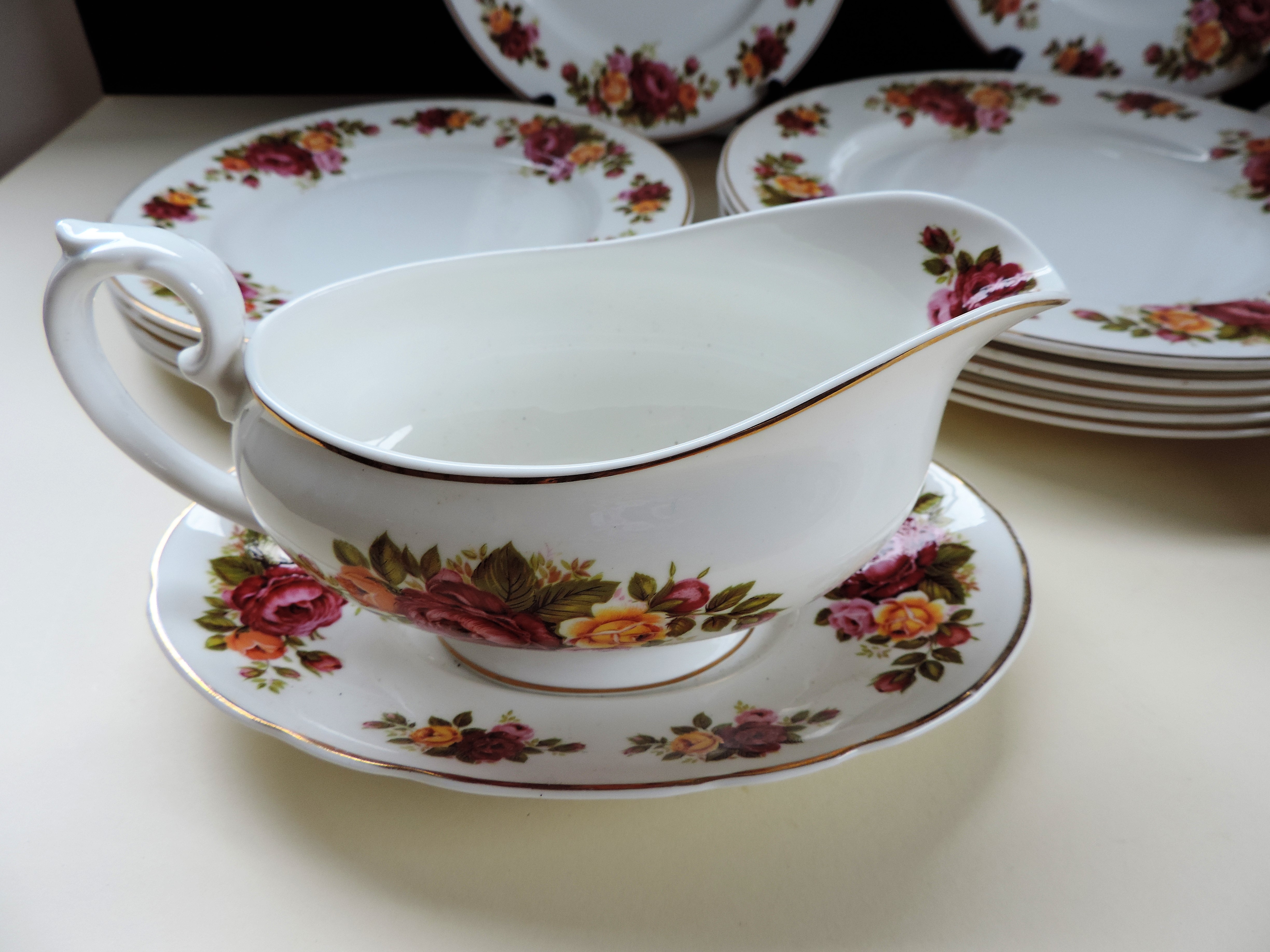 English Bone China 22 Piece Dinner Serivce - Image 6 of 8