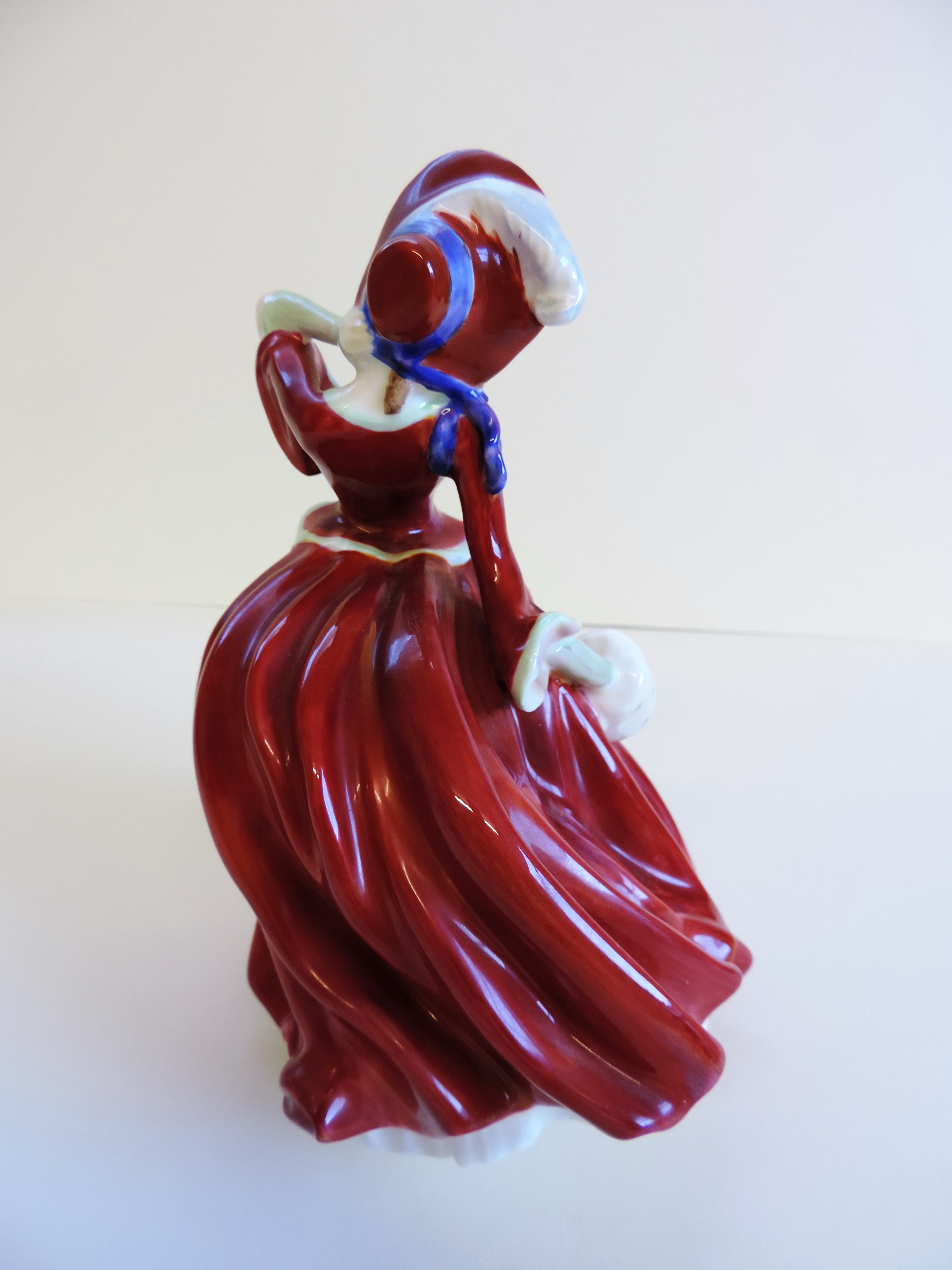 Vintage Royal Doulton Figurine Autumn Breezes HN1934 c.1940's - Image 2 of 7