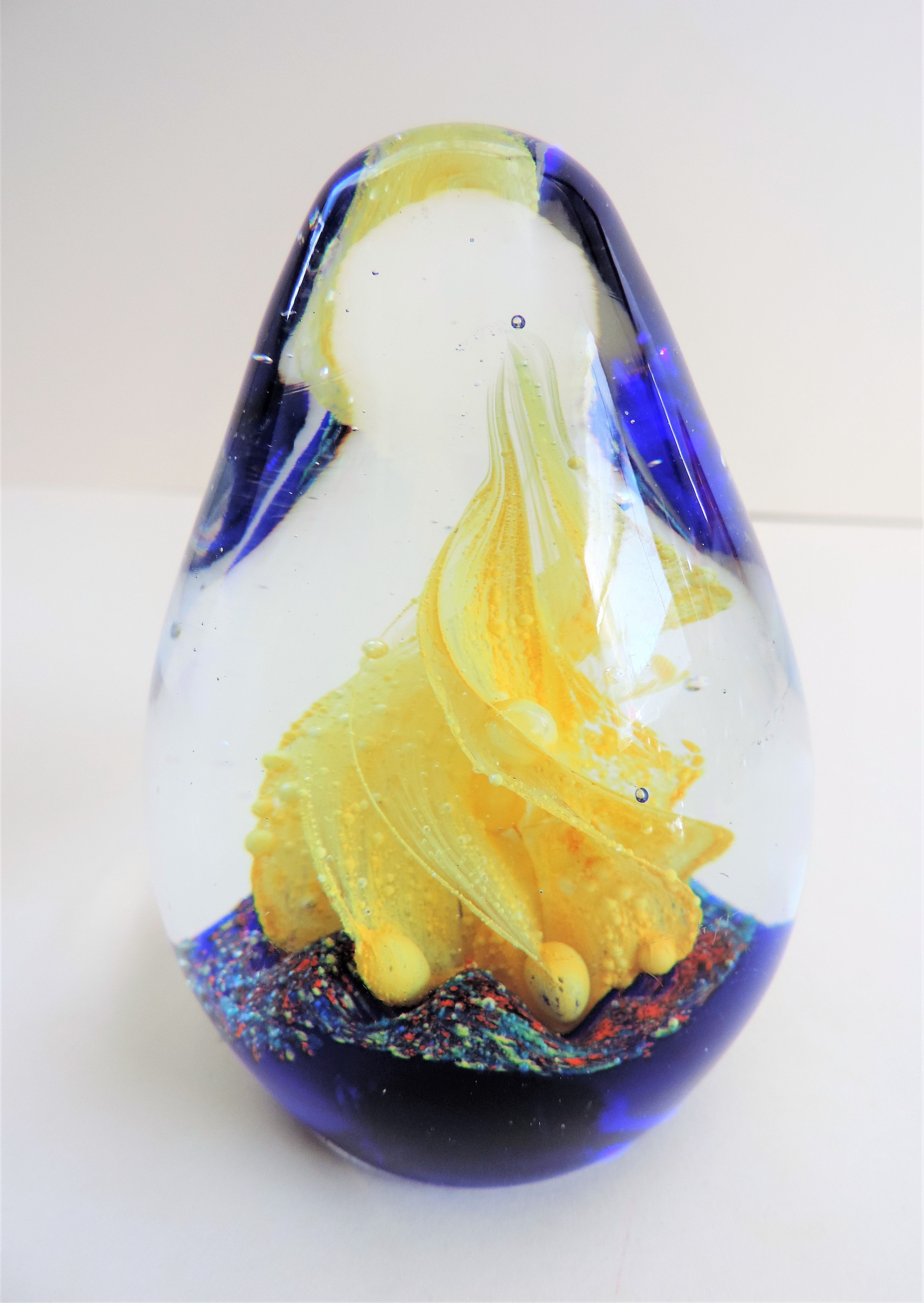 Vintage Egg Shape Yellow Spiral Art Glass Paperweight - Image 3 of 4