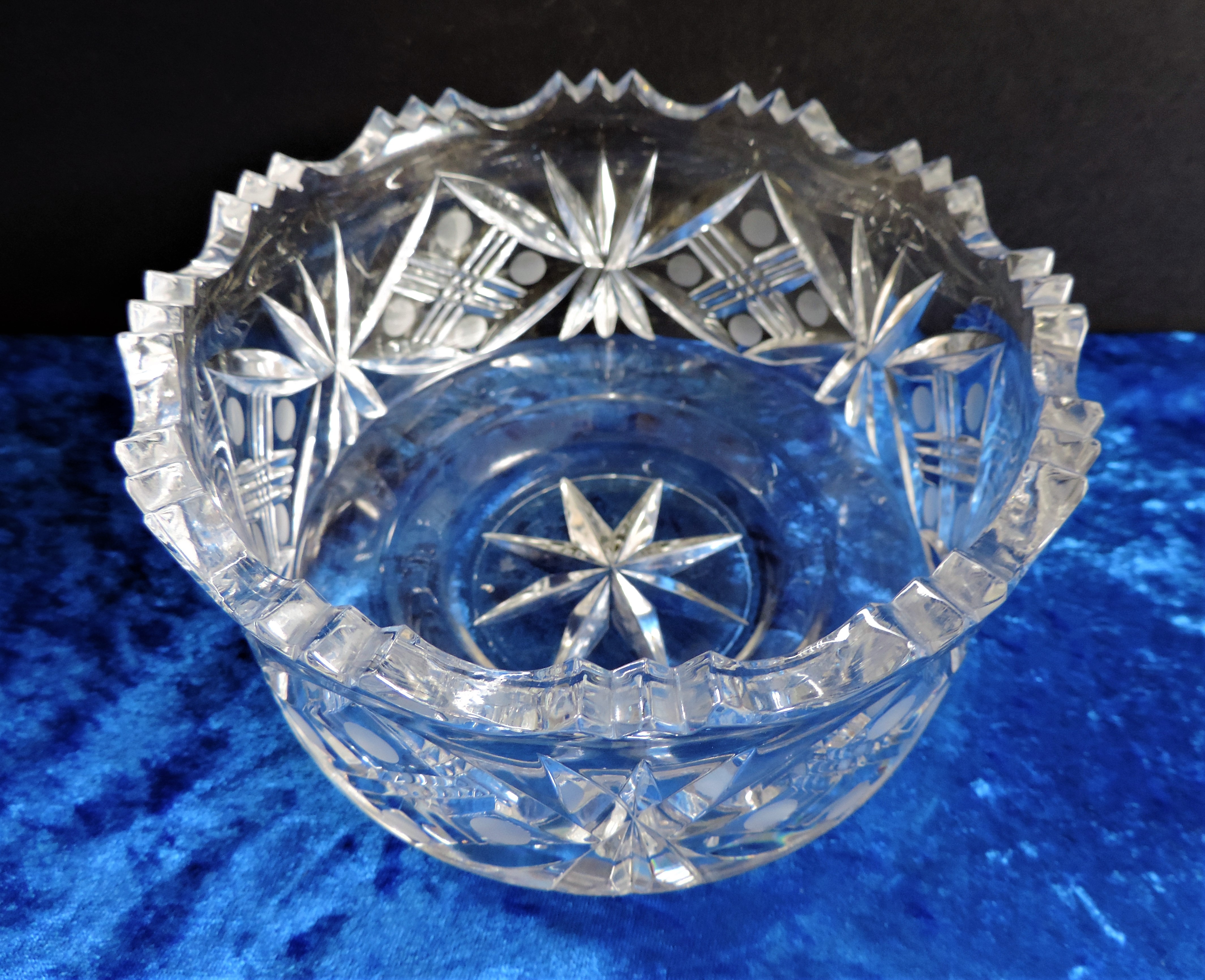 Vintage Etched and Cut Crystal Bowl - Image 2 of 4