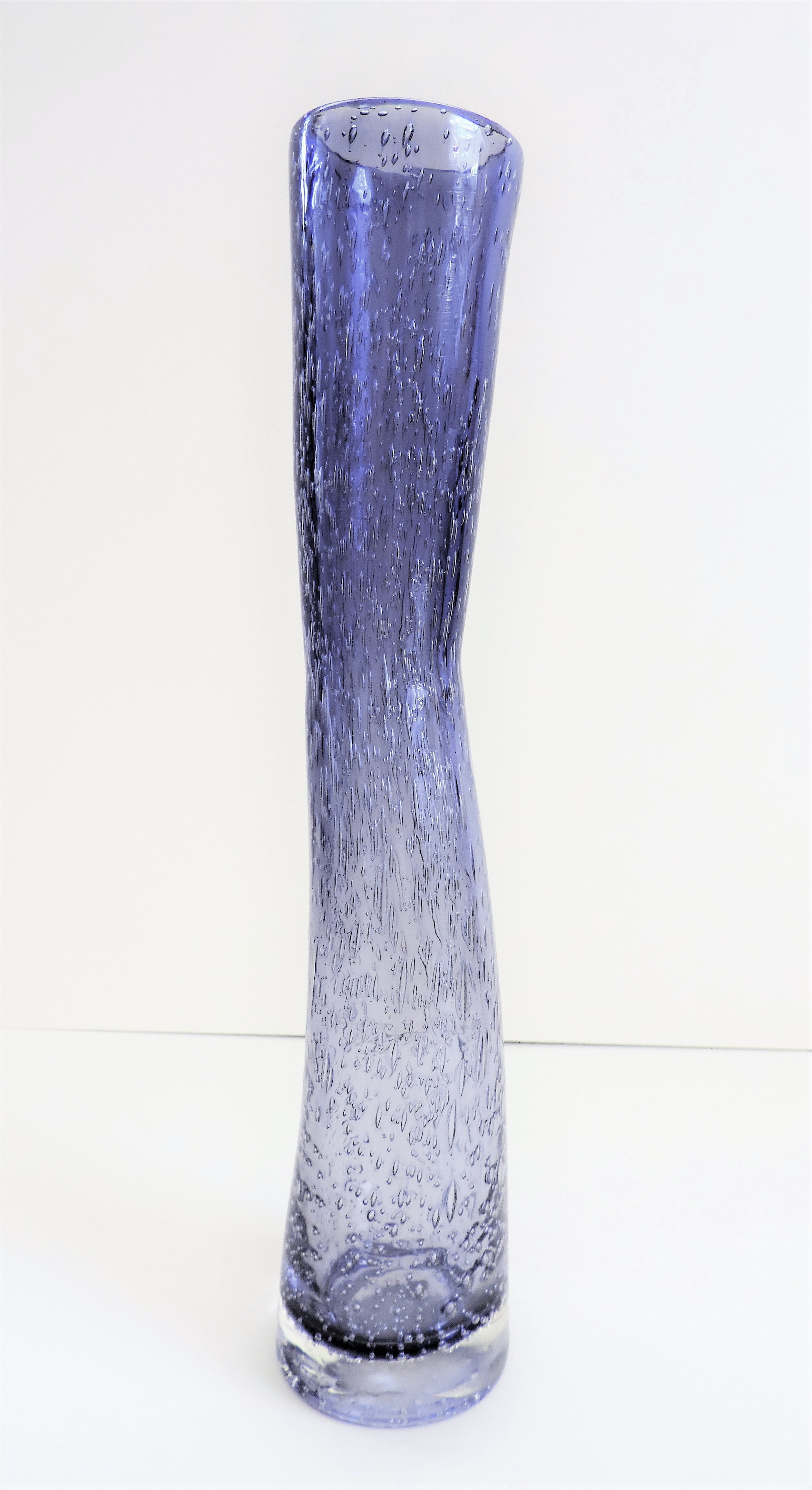 Organic Art Glass Vase 29cm tall - Image 2 of 5