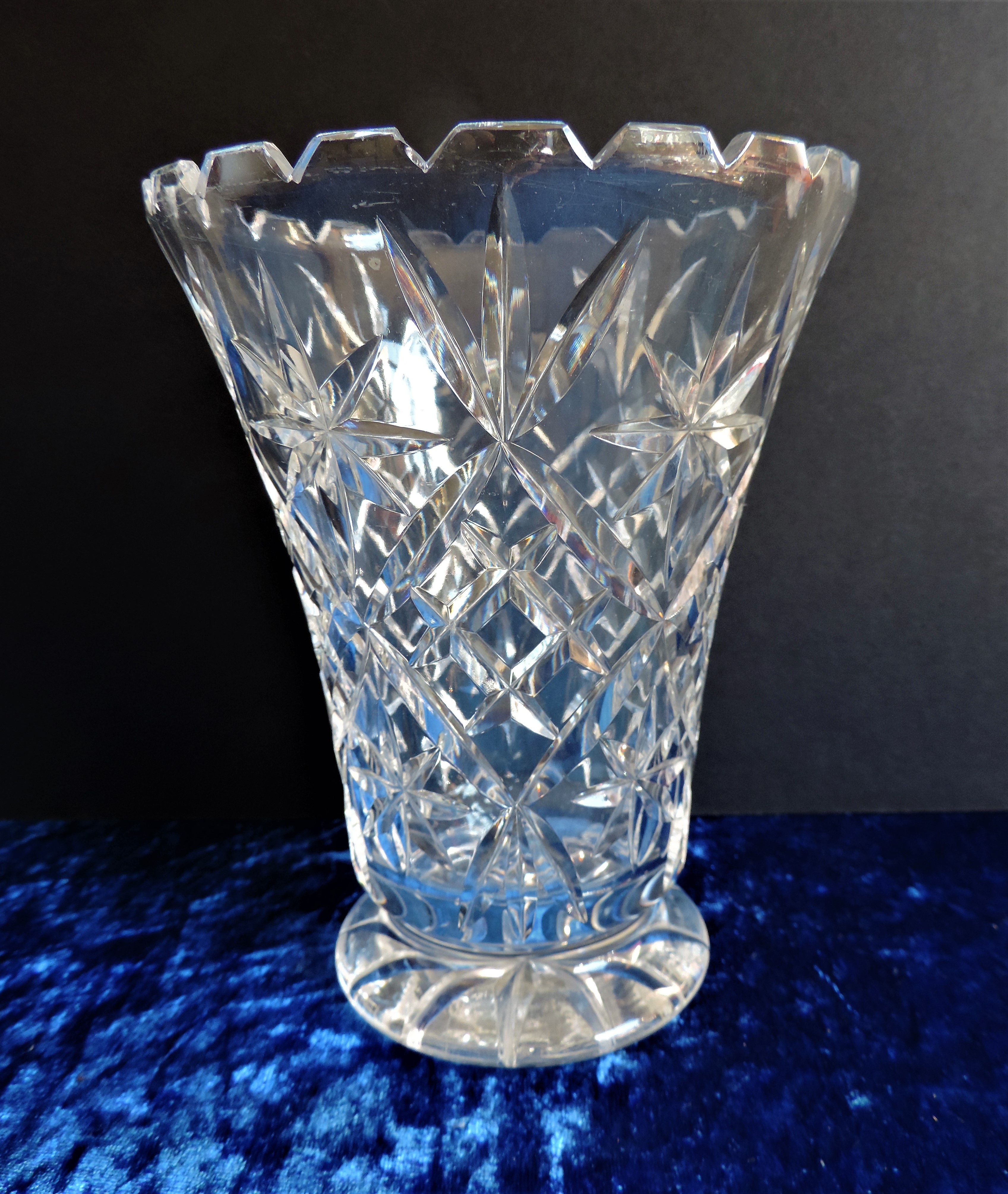 Vintage Cut Crystal Vase 18cm Tall - Image 2 of 4