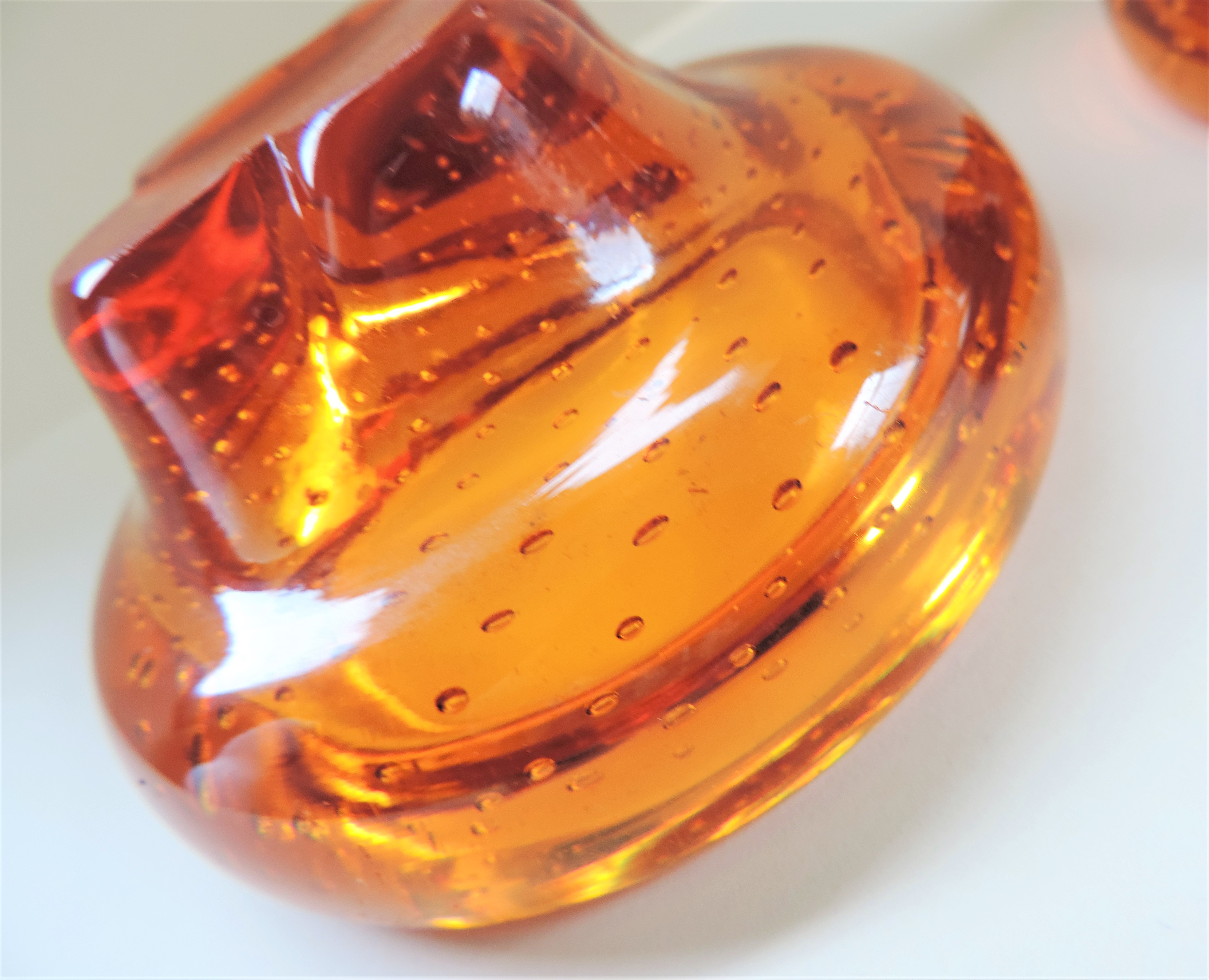 Pair Whitefriars Amber Bubble Glass Bowls/Dishes - Image 6 of 6