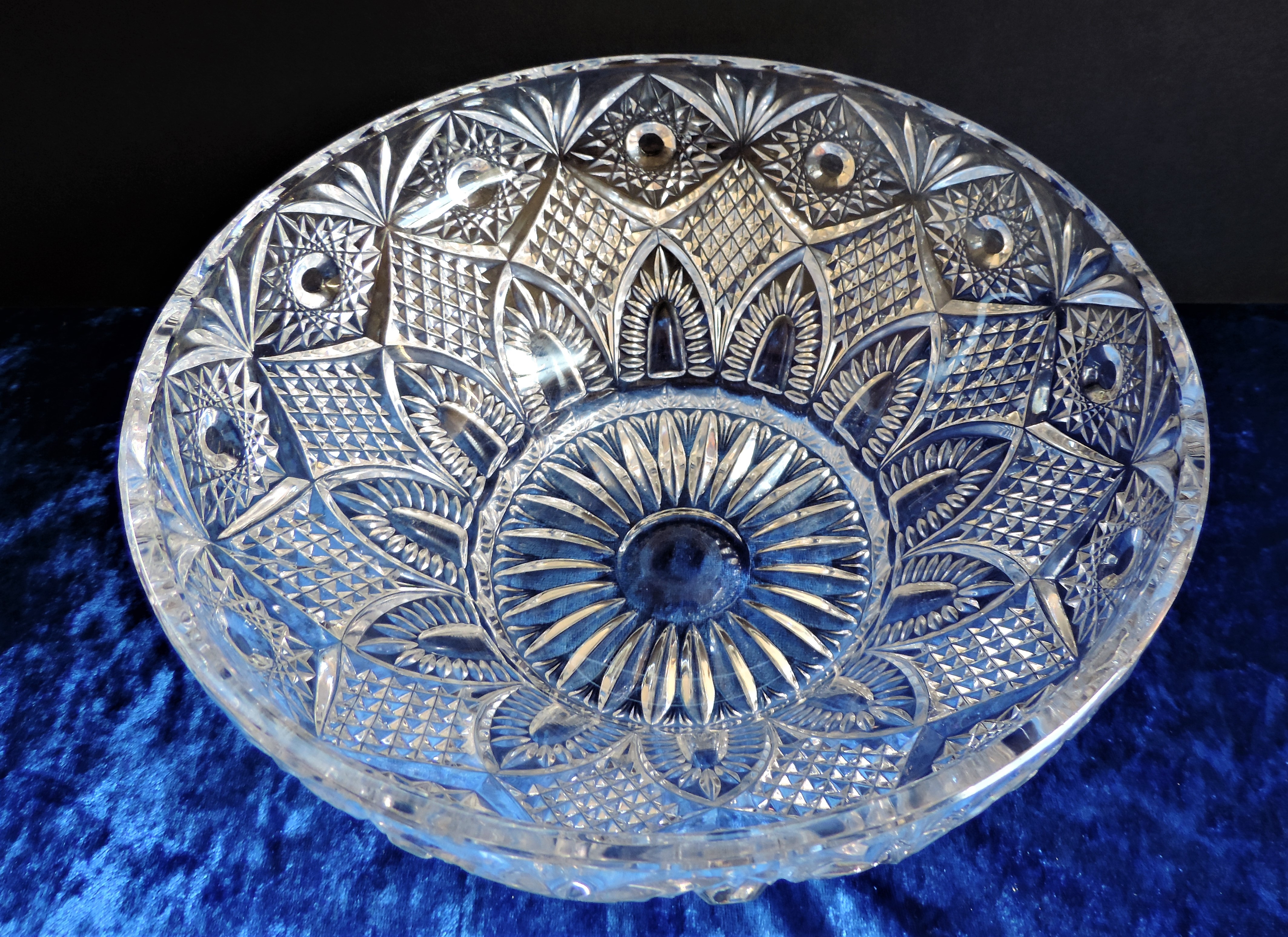 Large Vintage Bohemian Crystal Bowl 26cm wide - Image 4 of 5