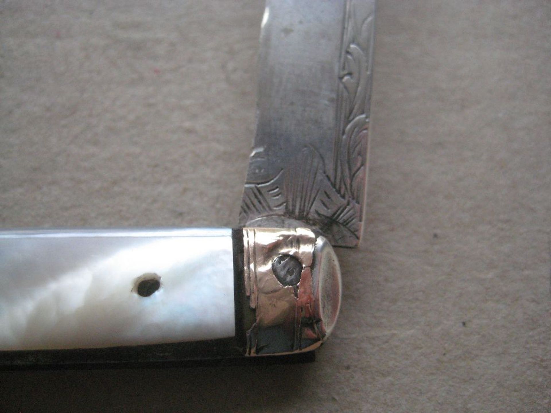 French Gold Mounted Mother of Pearl Hafted Twin Silver Bladed Fruit Knife, c1730 - Image 3 of 12