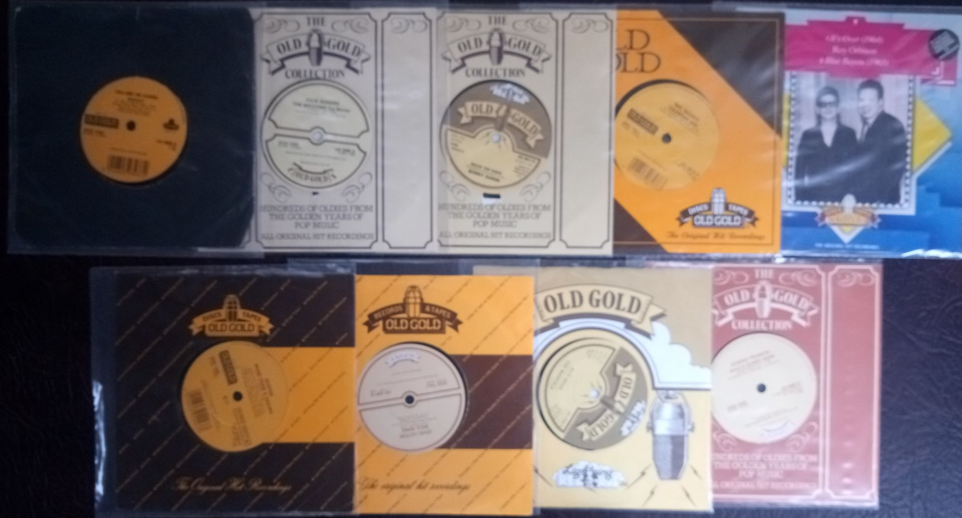 A collection of 19 x old gold 7" vinyl records.