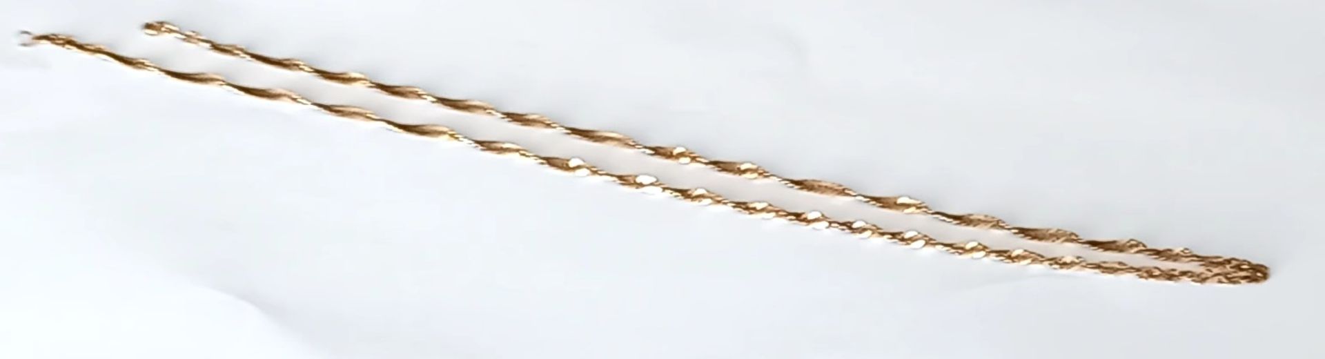 9ct Gold Curbed Link Chain. 20 inches long. 4.79g