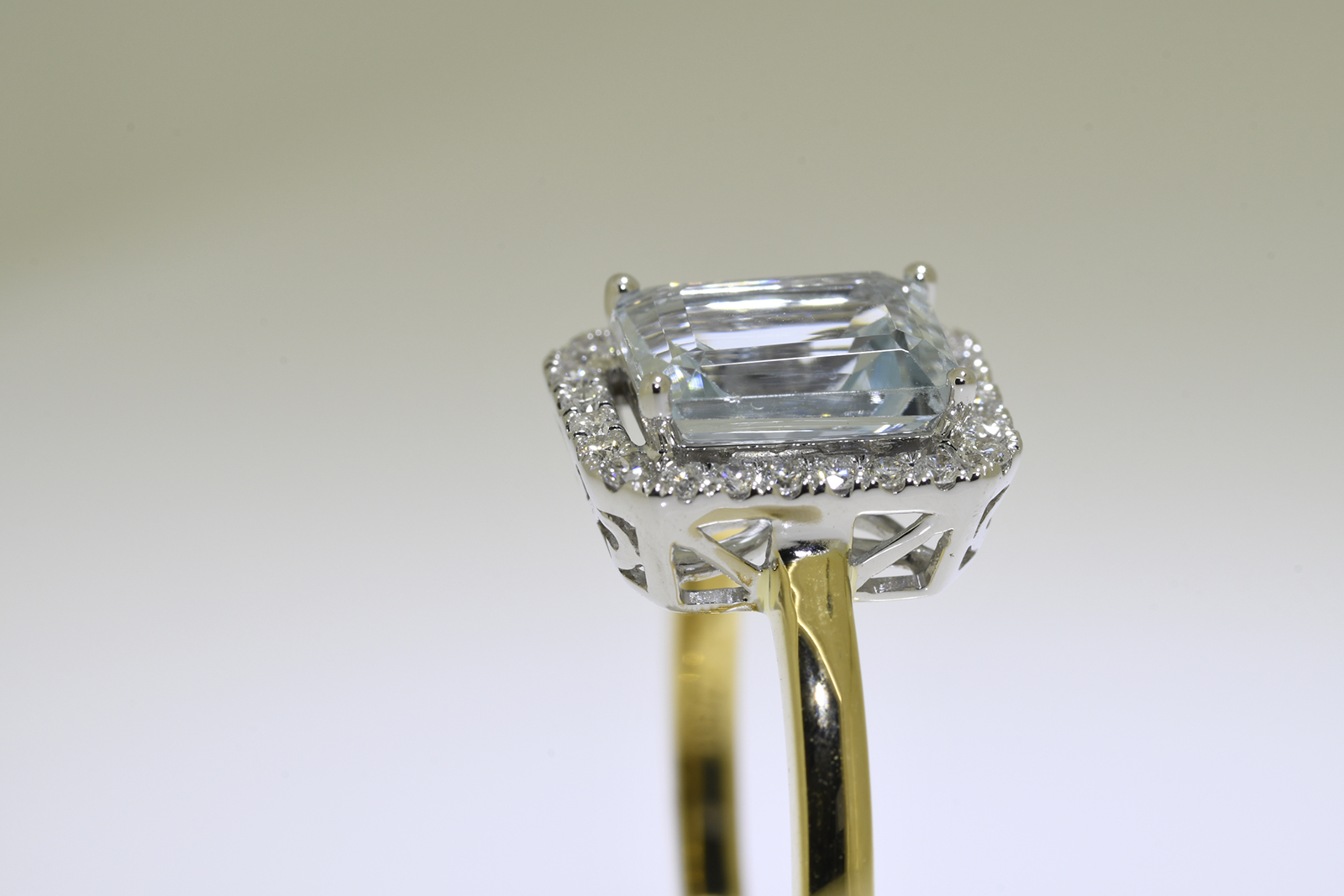 Aquamarine & diamond ring - Image 3 of 3