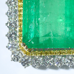 Jewellers Clearance of Diamond and Gem Set Jewellery Including a 31 Carat Colombian Emerald Pendant