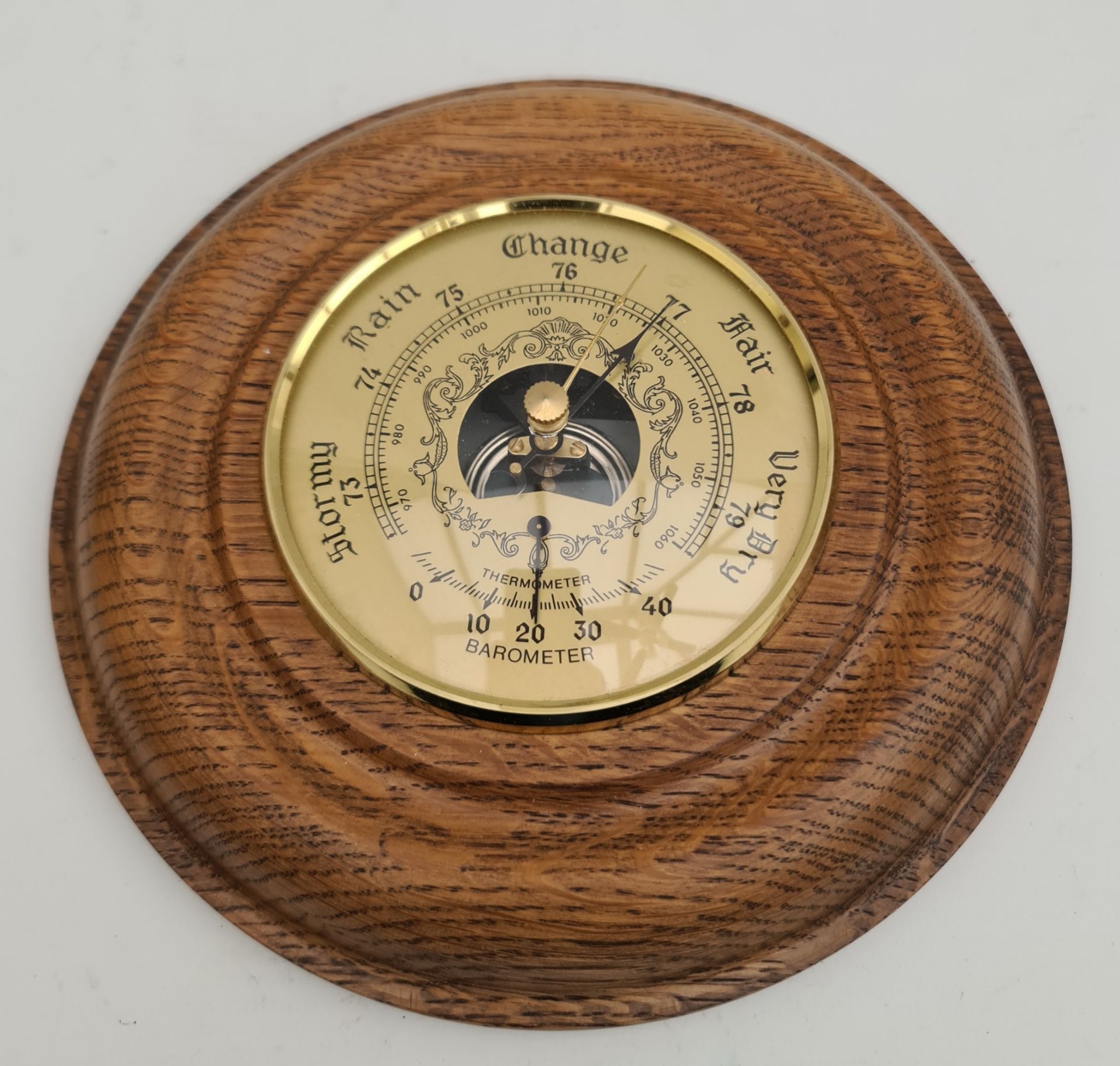 Vintage Round Aneroid Wall Barometer Vintage Round Aneroid Wall Barometer.Measures 7 inches