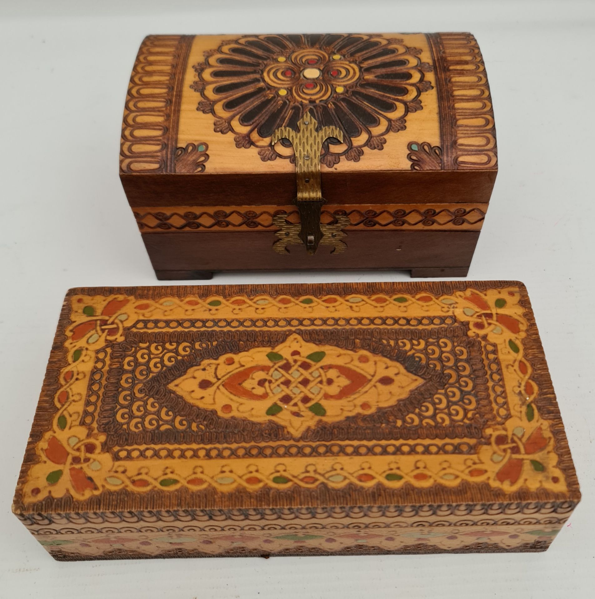 Vintage 2 x Wooden Poker Work and Inked Boxes Vintage 2 x Wooden Poker Work and Inked Boxes.One
