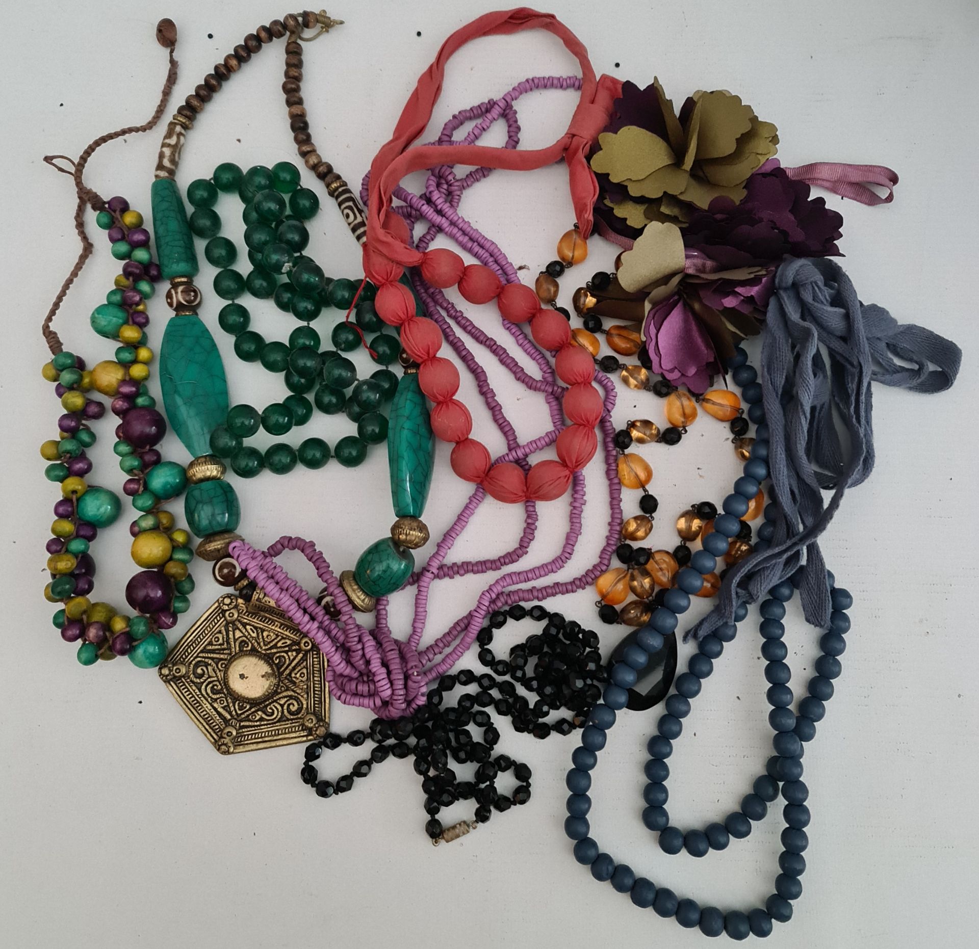 Vintage Parcel of Costume Jewellery Necklaces Vintage Parcel of Costume Jewellery Necklaces.Part