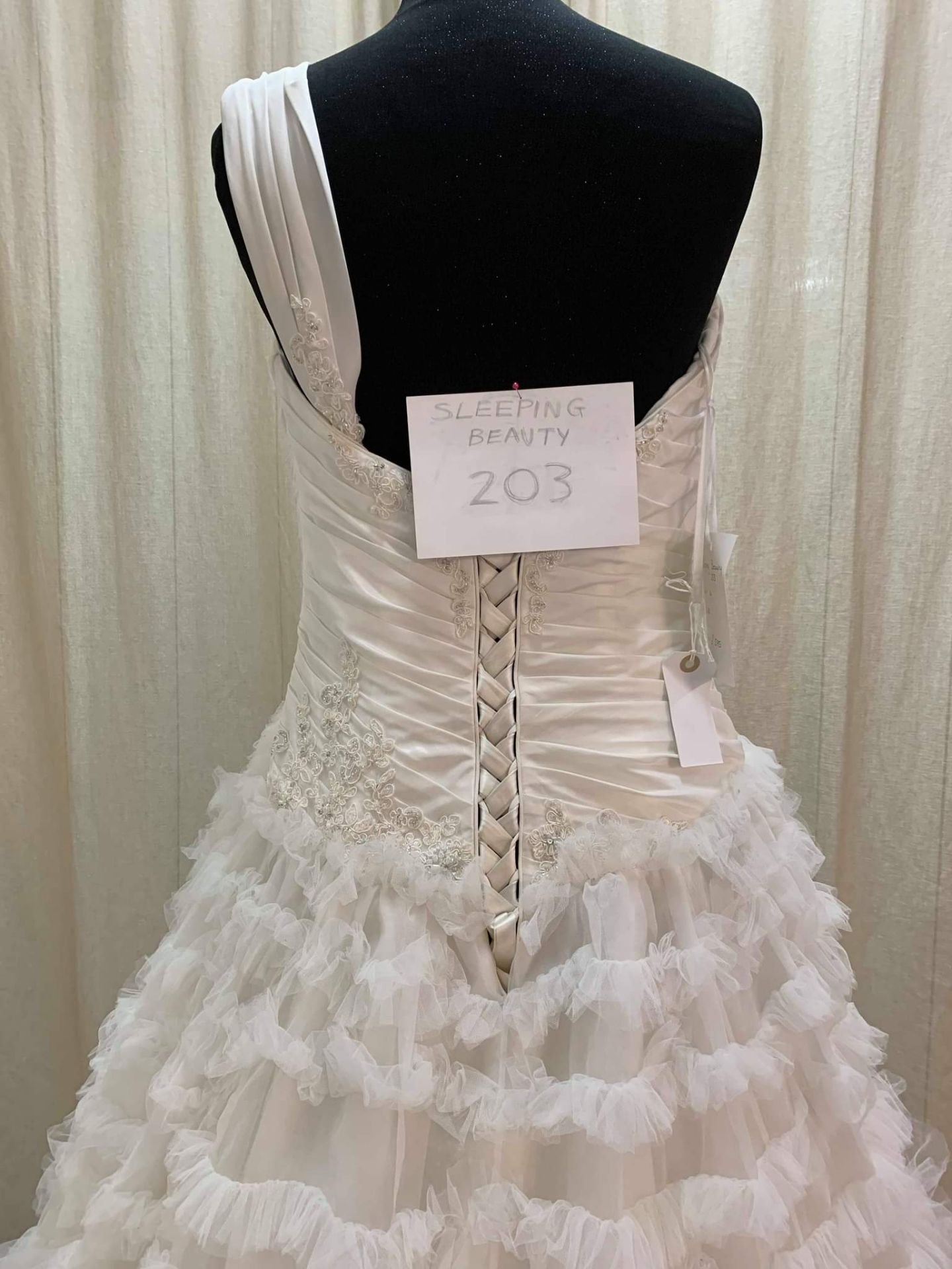 Wedding Dress. Size 14 Disney Fairytale Weddings RRP £1695 - Image 2 of 7