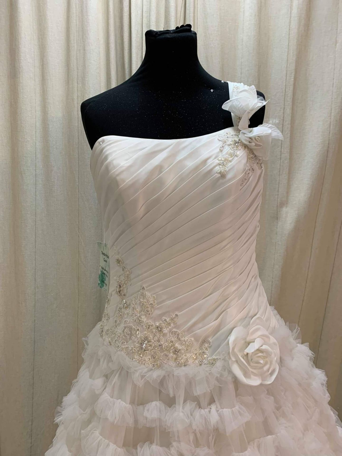 Wedding Dress. Size 14 Disney Fairytale Weddings RRP £1695 - Image 5 of 7