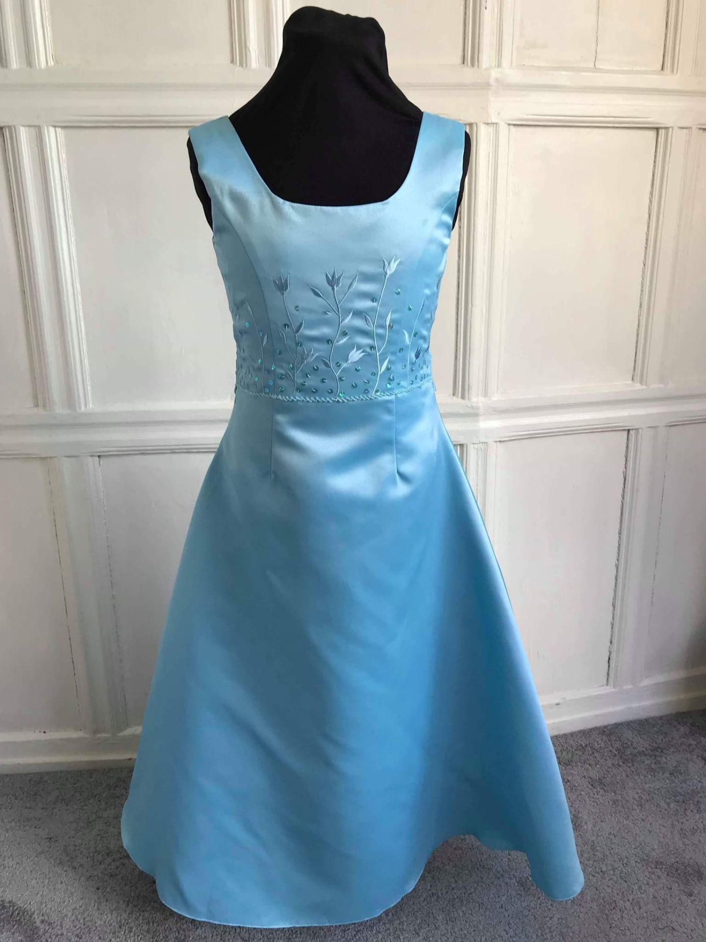 Prom/Flowergirl Dress in Age 8
