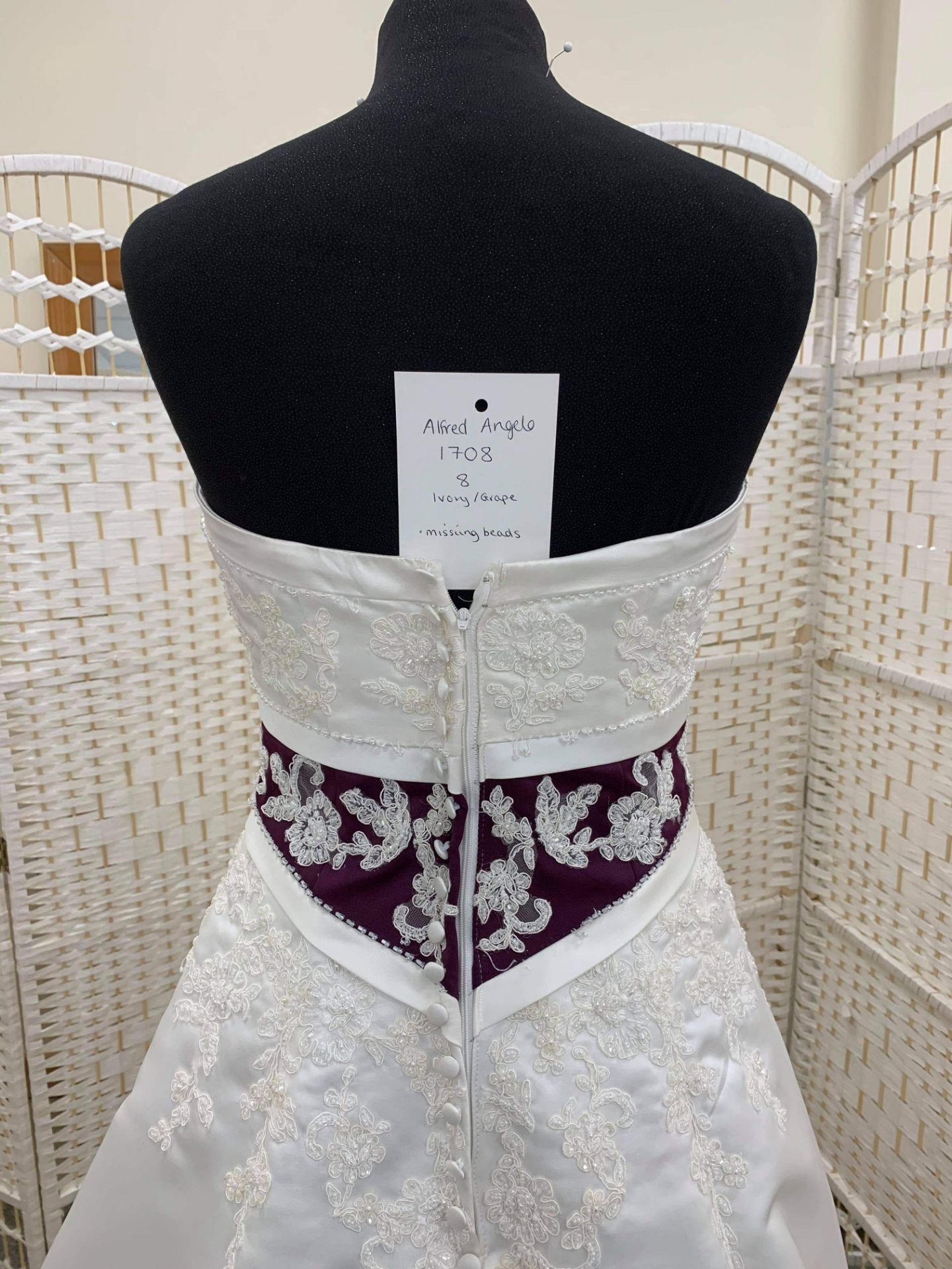 Wedding Dress in Size 8 Ivory and Grape - Image 2 of 4