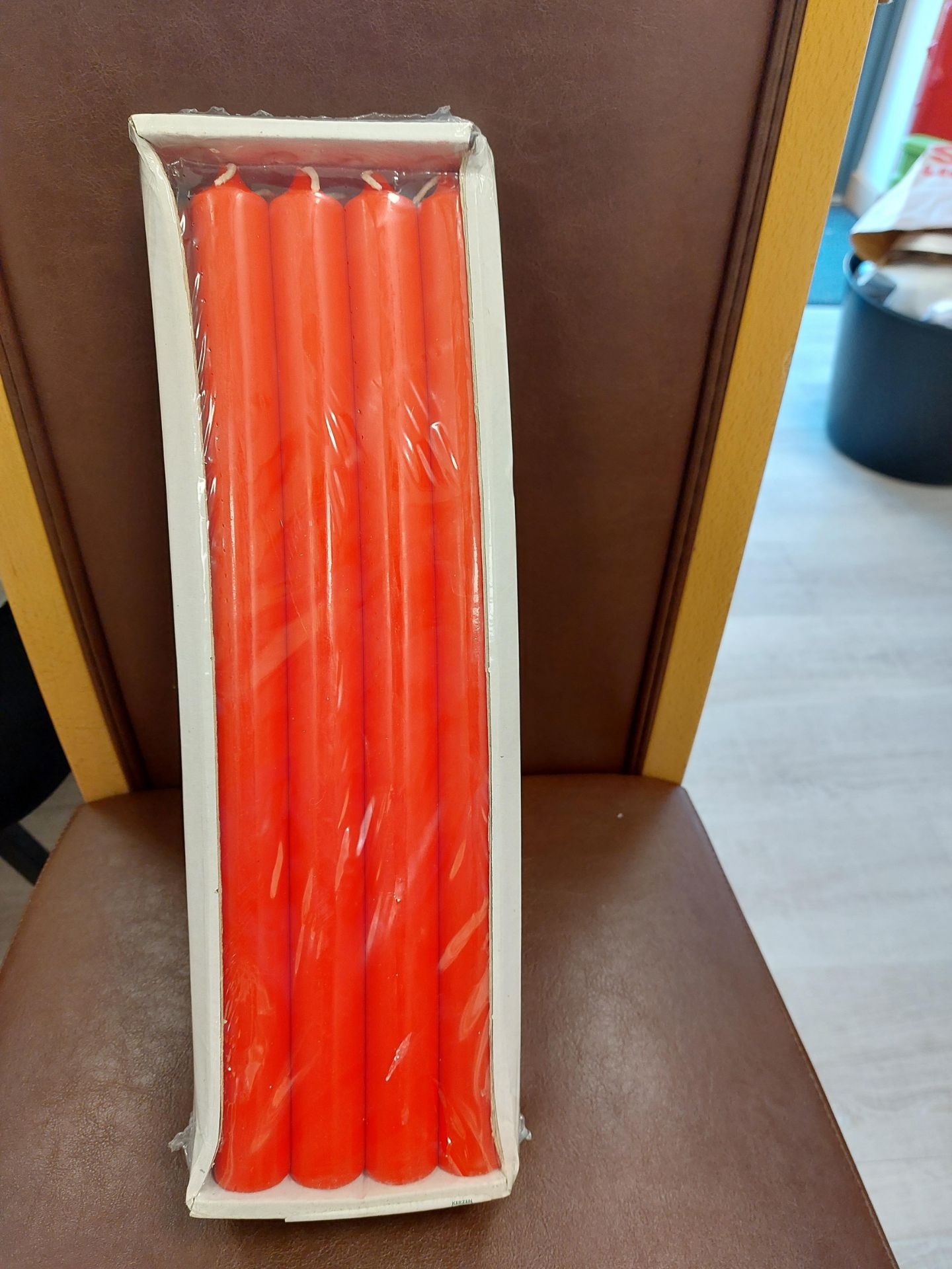 Long red 400 mm x 30 mm candles - Image 6 of 6