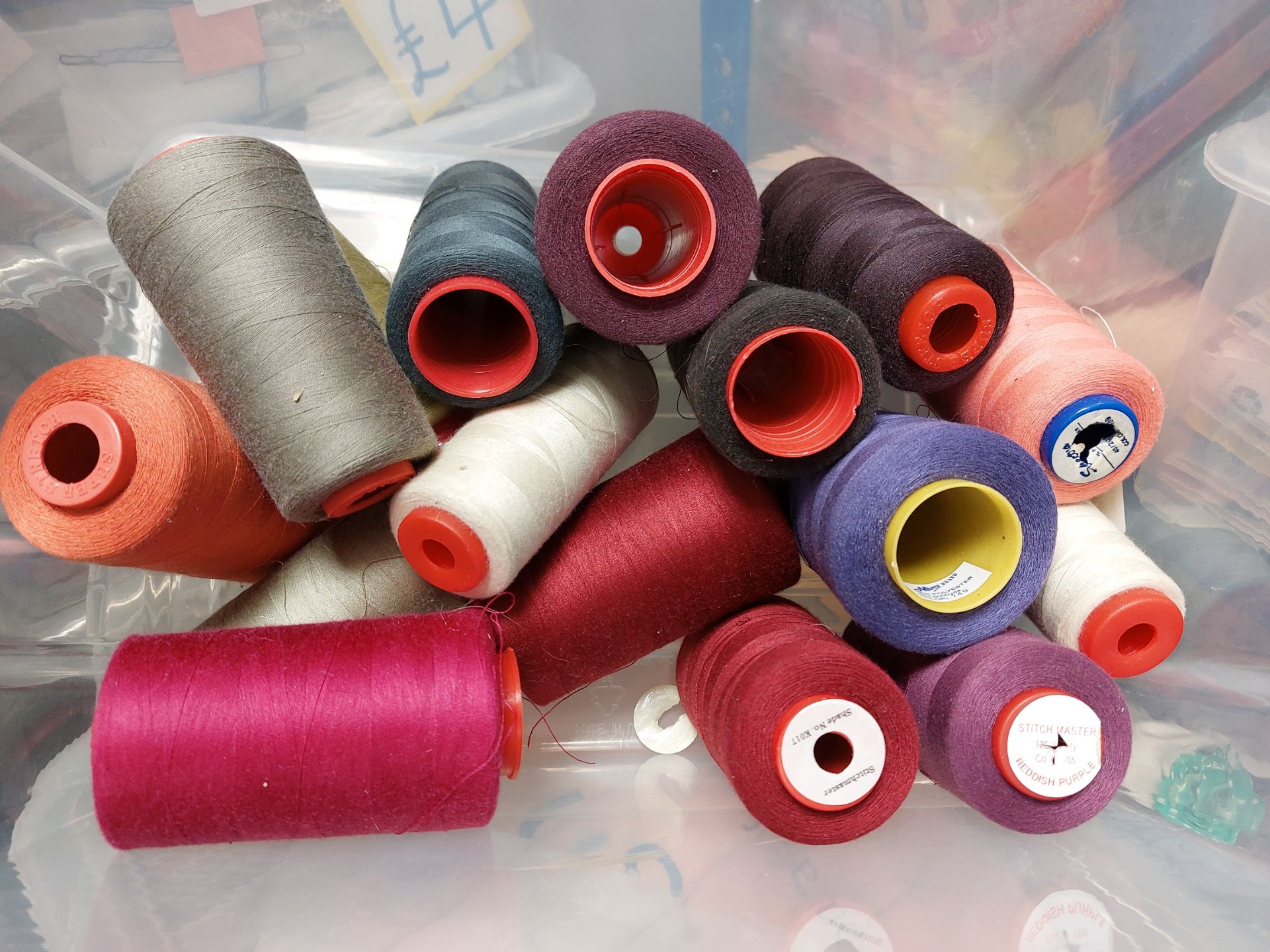 Box of large reels of sewing cotton. Mixed cours - Image 6 of 7