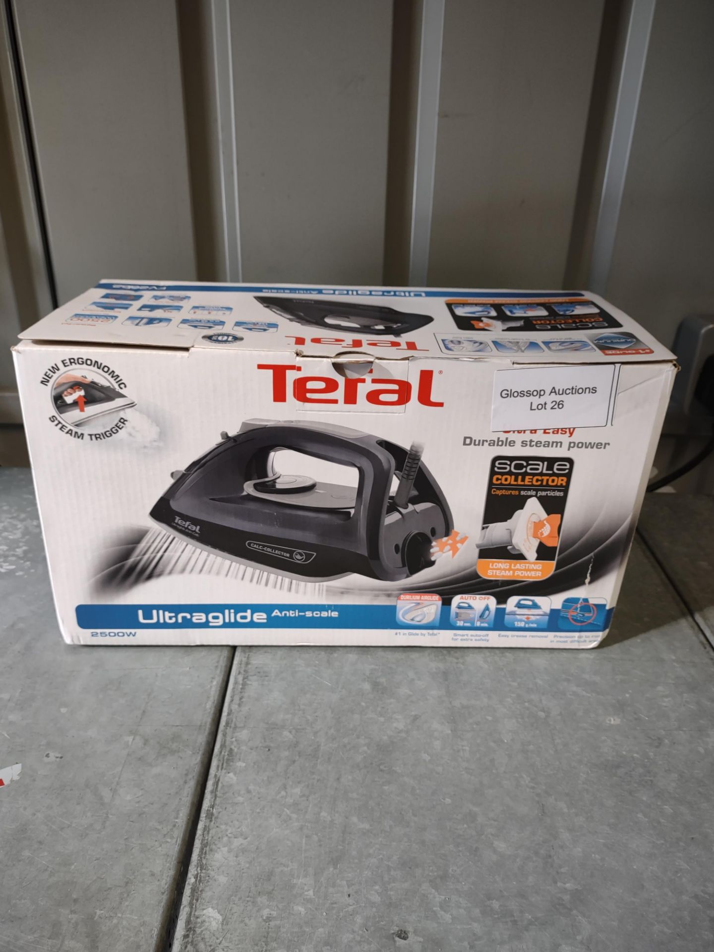 Tefal FV2662 Ultraglide Anti-scale Steam Iron. RRP £64.99 - Grade U