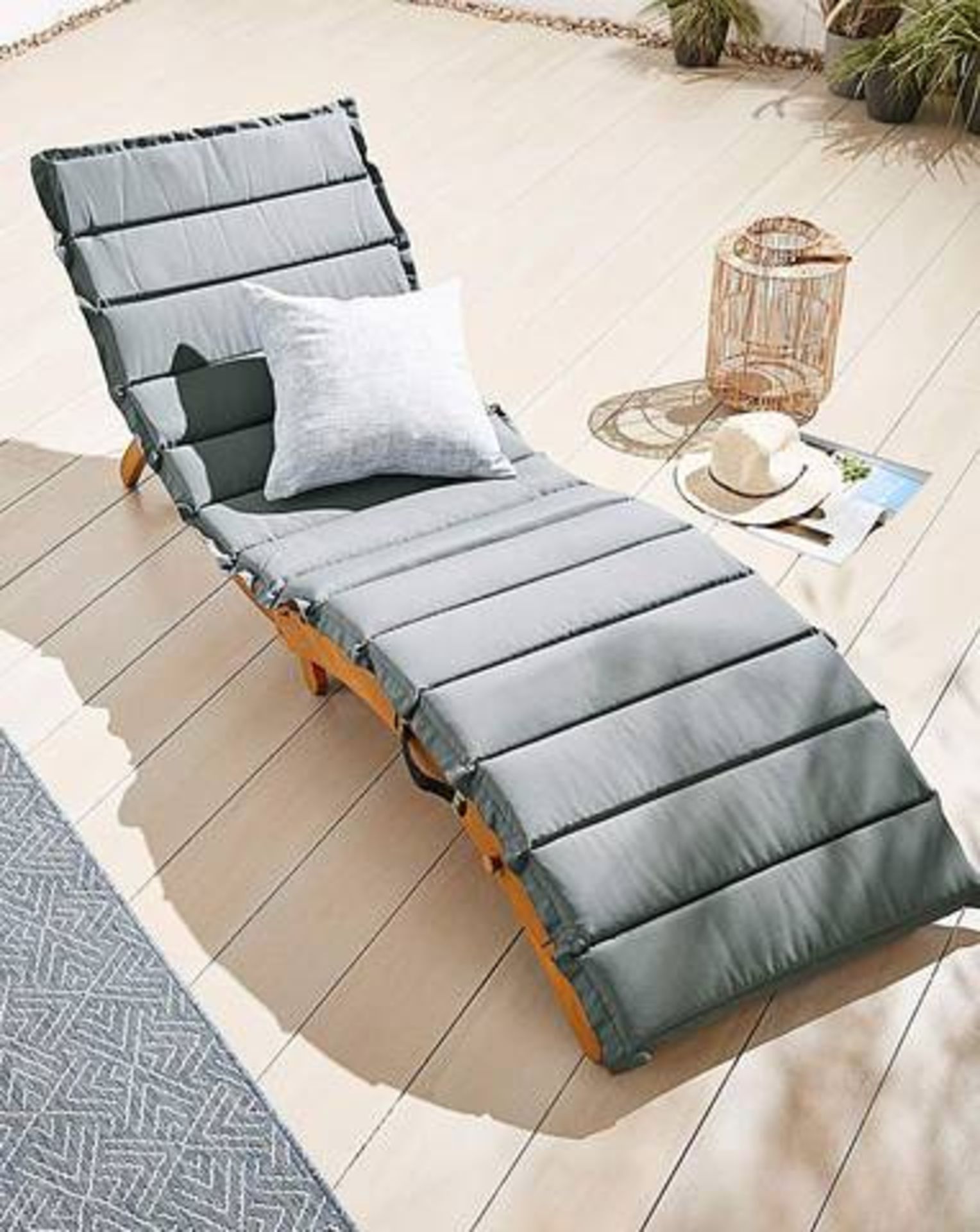 (2I) Lot RRP £129. 2x Items. Stockholm Wood Lounger Wood (OR9908/01) RRP £129. Zero Gravity Sun Lo - Image 2 of 4