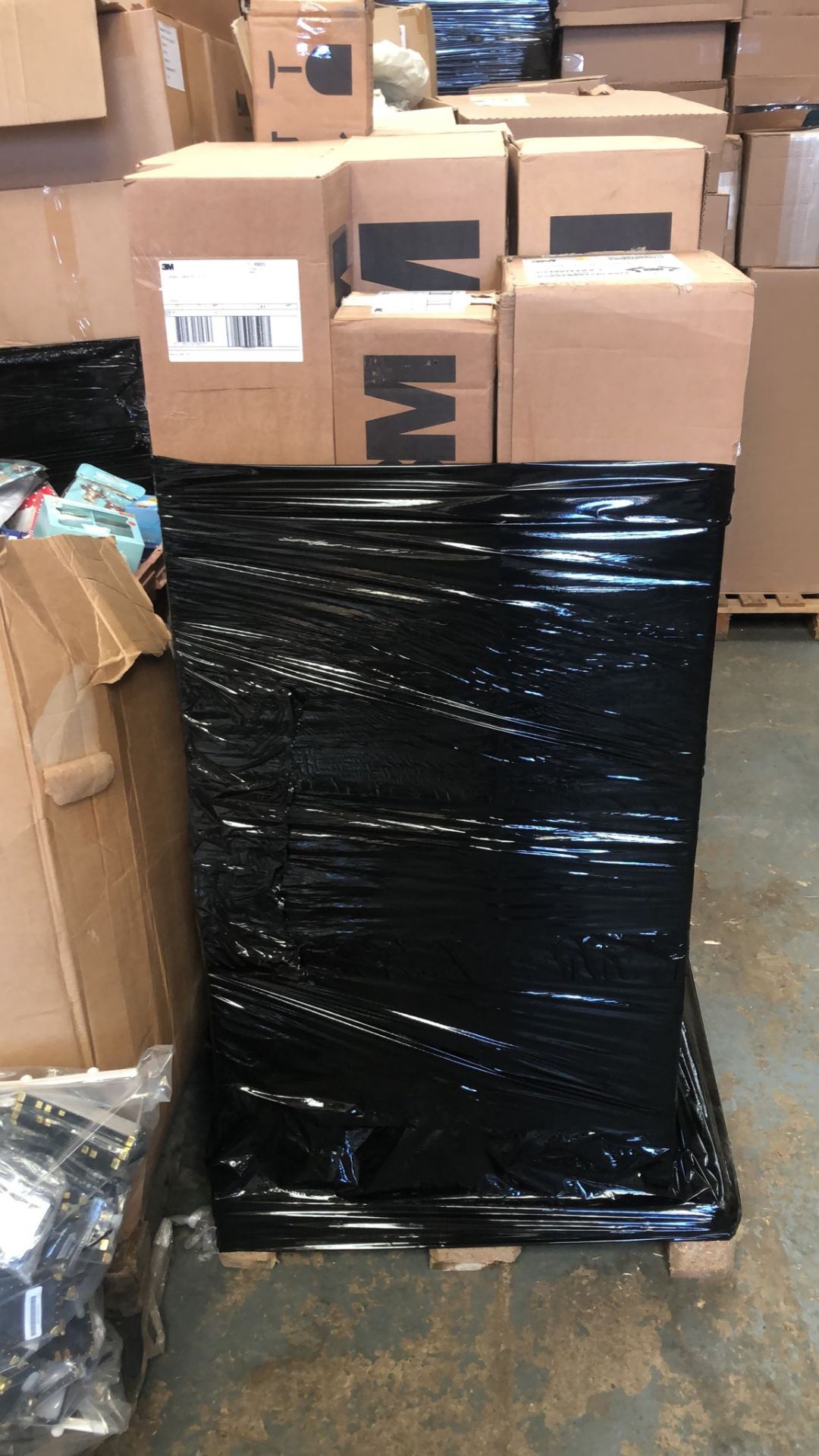 Pallet of 3M Log Rolls, Tape, Vinyl, Reflective Tape, Printing Rolls Brand New - Image 4 of 4