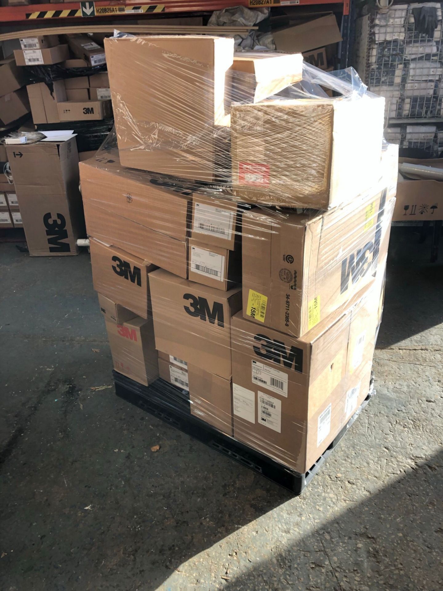 Mixed Pallet of 3M Branded New Stock, Tapes, Industrial. DIY, Post-It, Medical... - Image 2 of 3