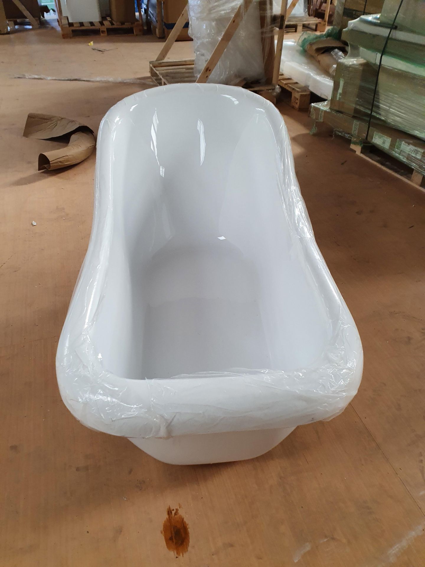 RRP £499. The Bath Co. Traditional single ended slipper bath. 1500 x 750mm. Appears Brand New With - Image 5 of 11