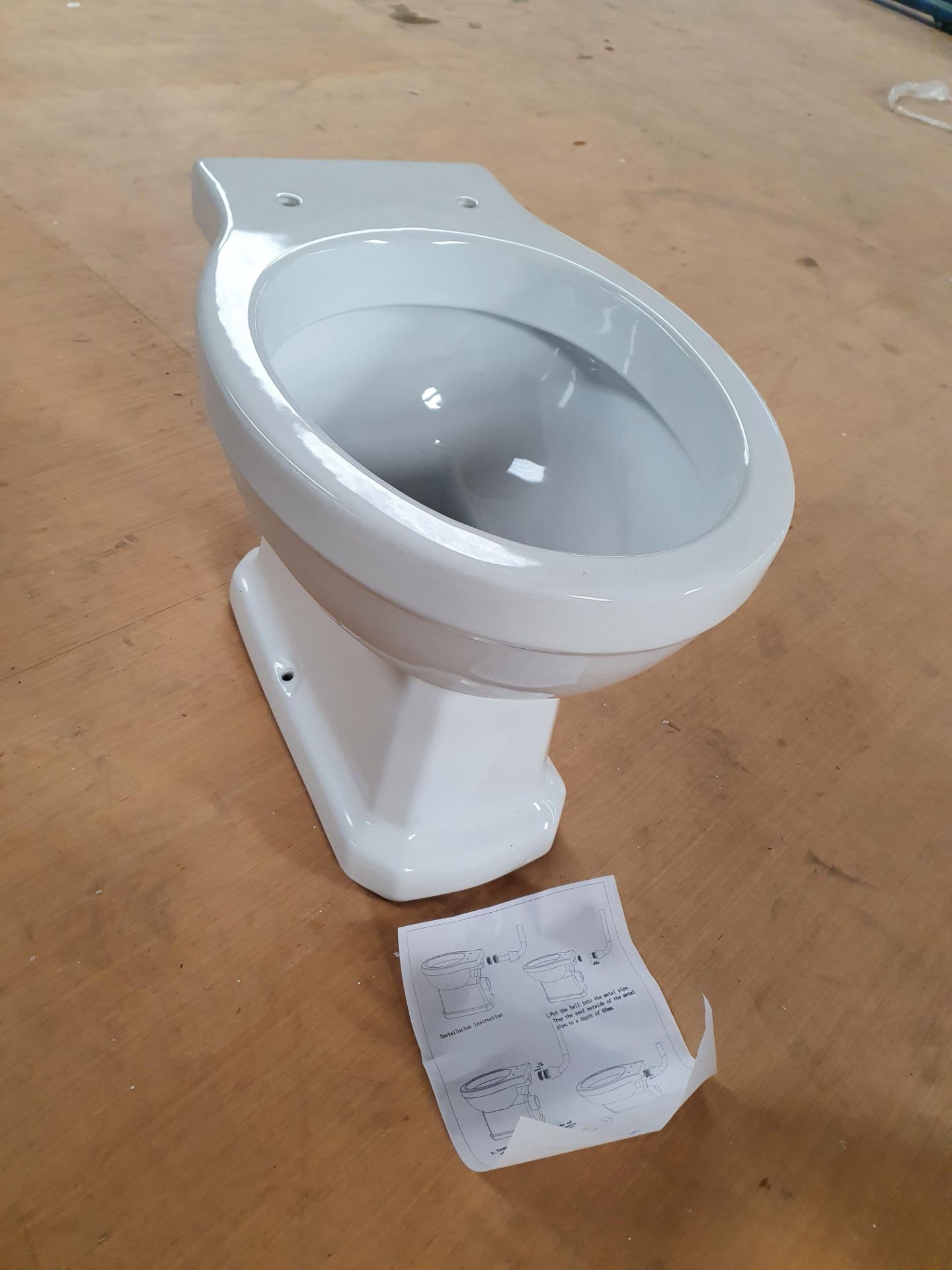 RRP £300. Whitechapel White Low Level Toilet with Soft Close Toilet Seat. Includes Pan, Low Level C - Image 8 of 13