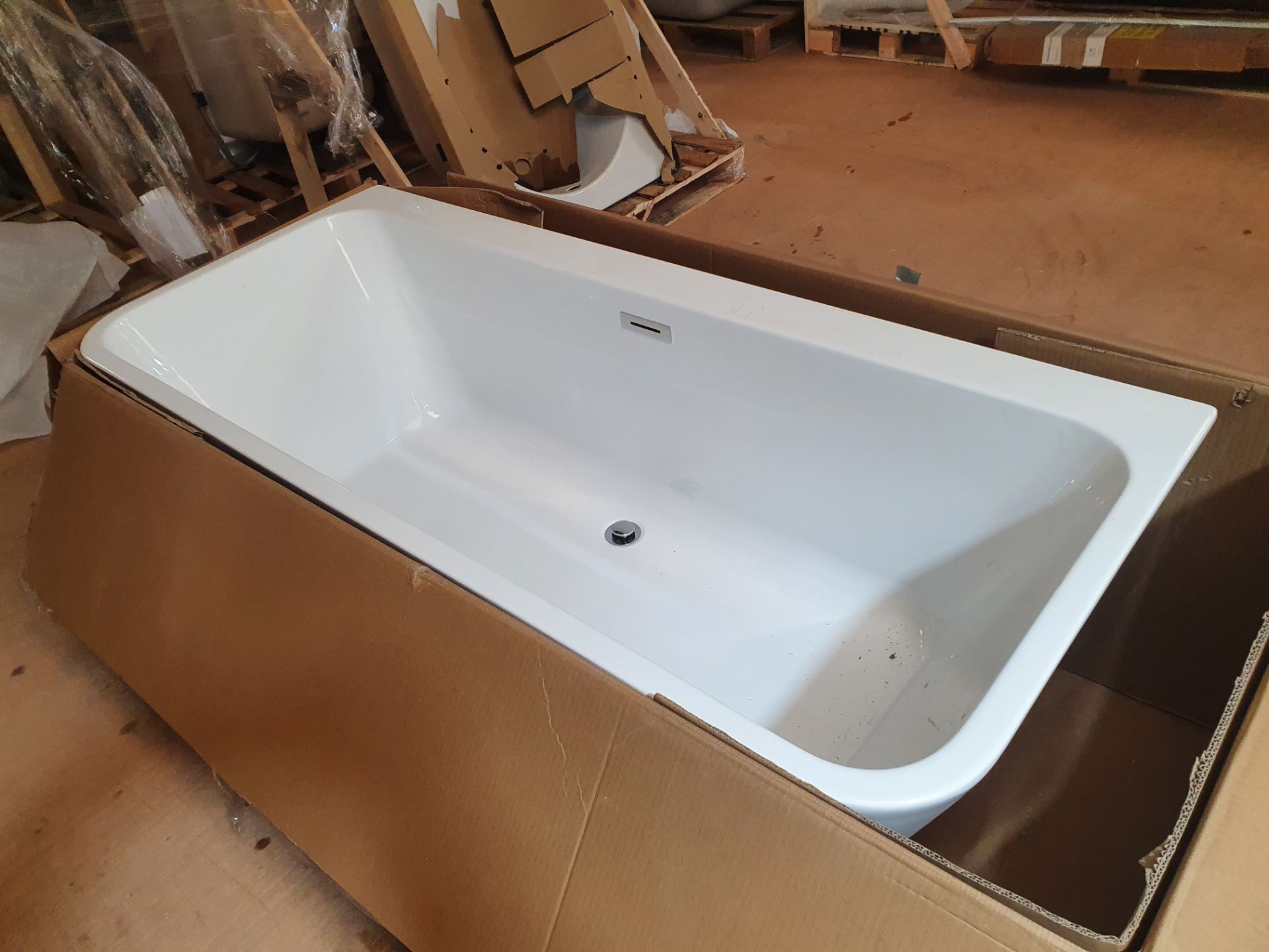 RRP £799. Mode Carter back to wall Freestanding bath 1700 x 750mm. Bath depth 460mm, capacity 250 l - Image 2 of 6