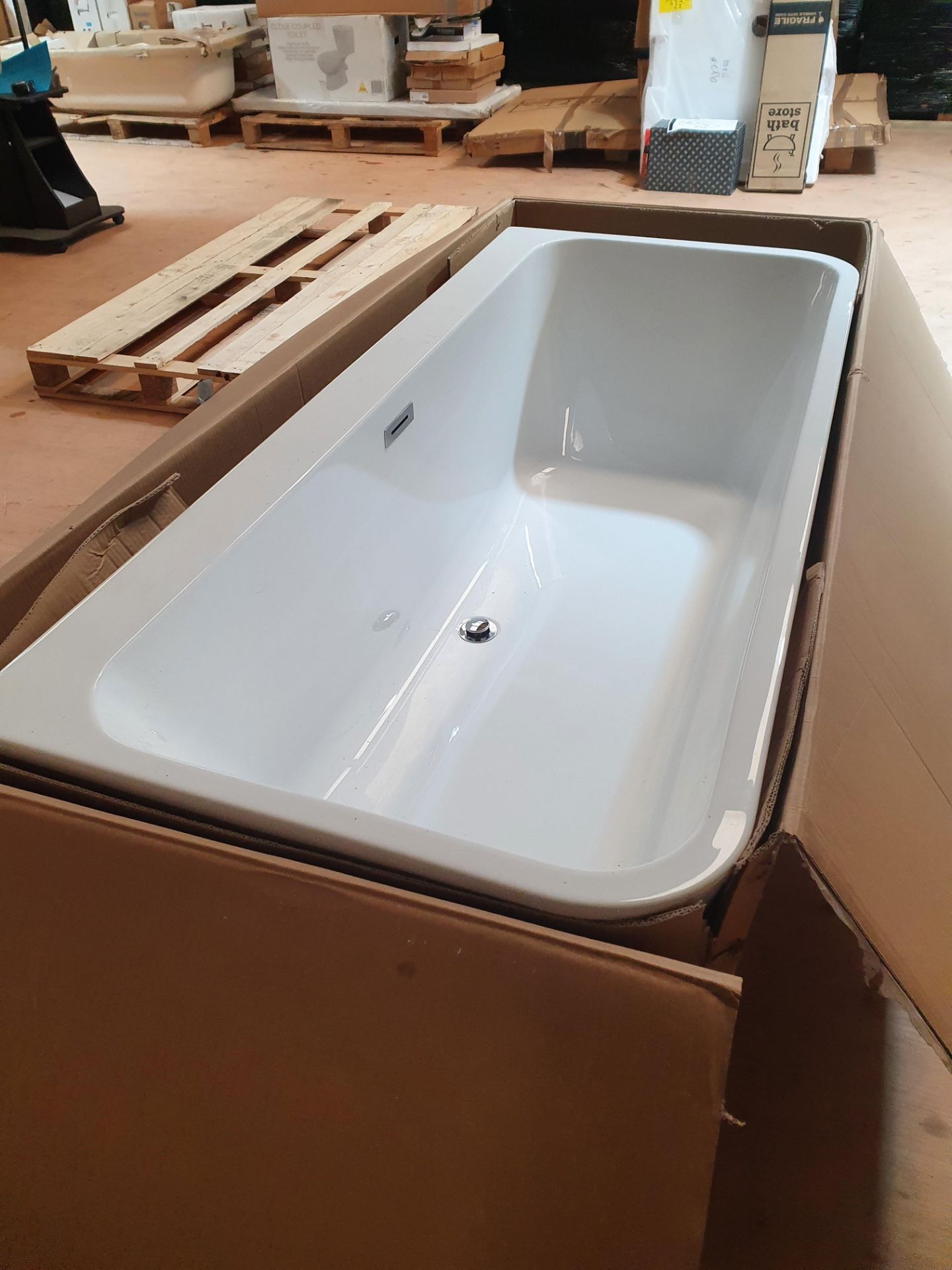 RRP £799. Mode Carter back to wall Freestanding bath 1700 x 750mm. Bath depth 460mm, capacity 250 l - Image 4 of 6