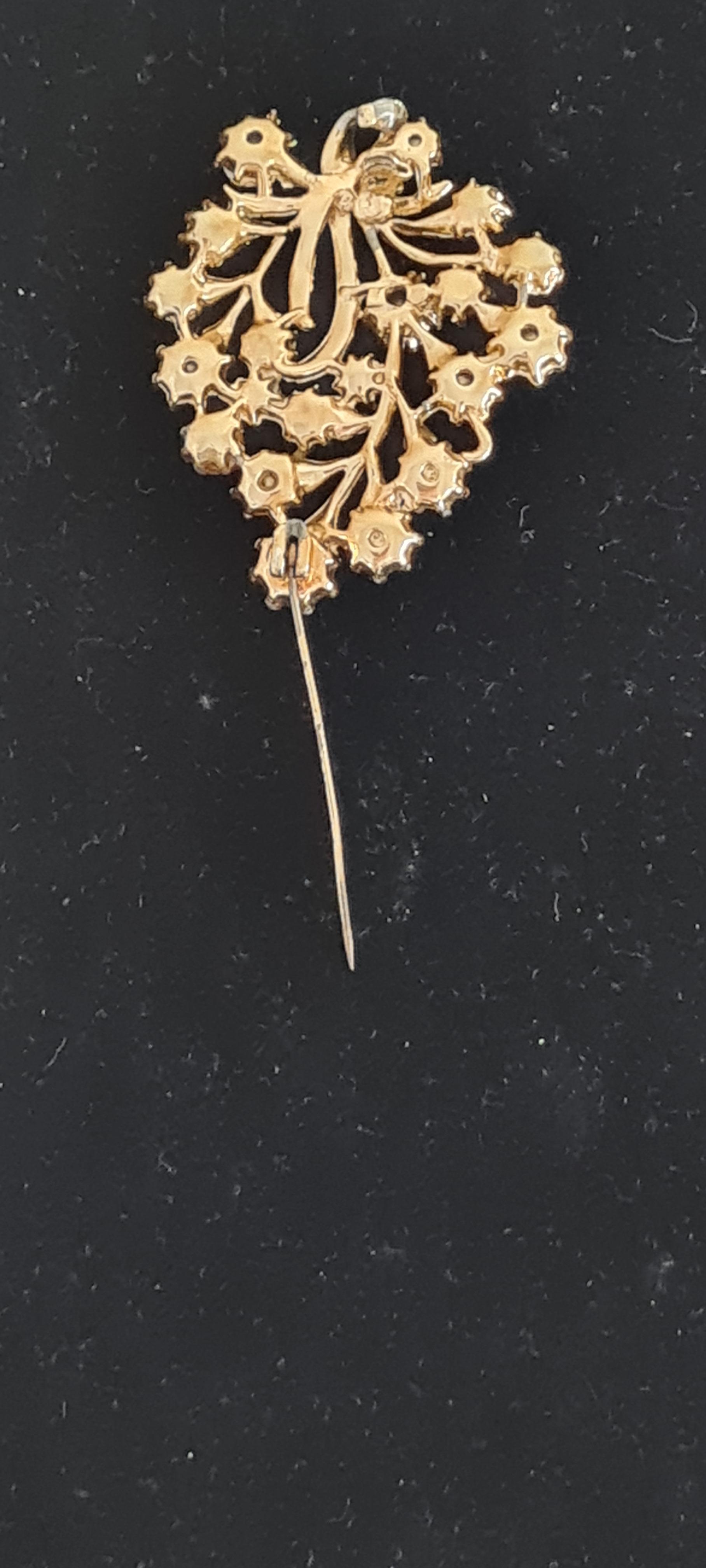 A Selection of Vintage Costume Jewellery Brooches - Image 8 of 10
