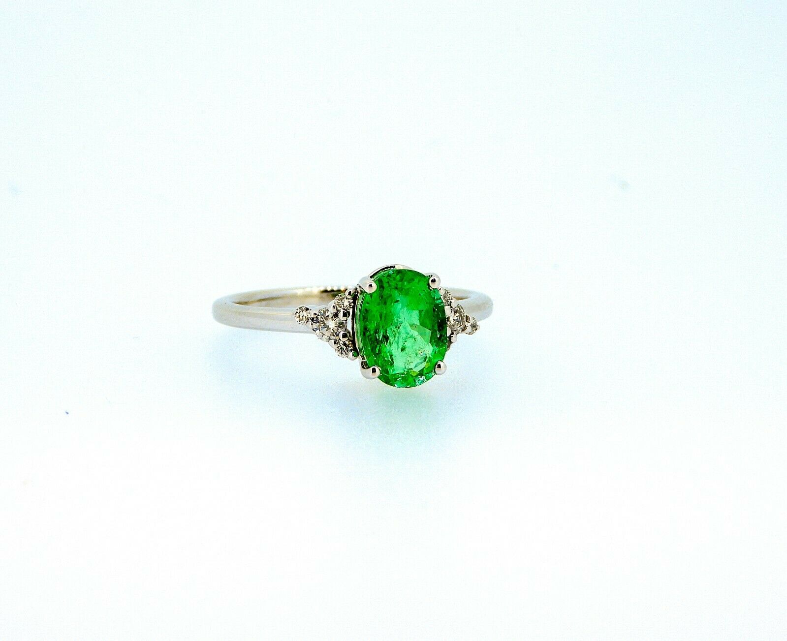Certified 1.58 ct Natural High Quality Emerald and Diamonds 18K White Gold Ring - Image 5 of 6
