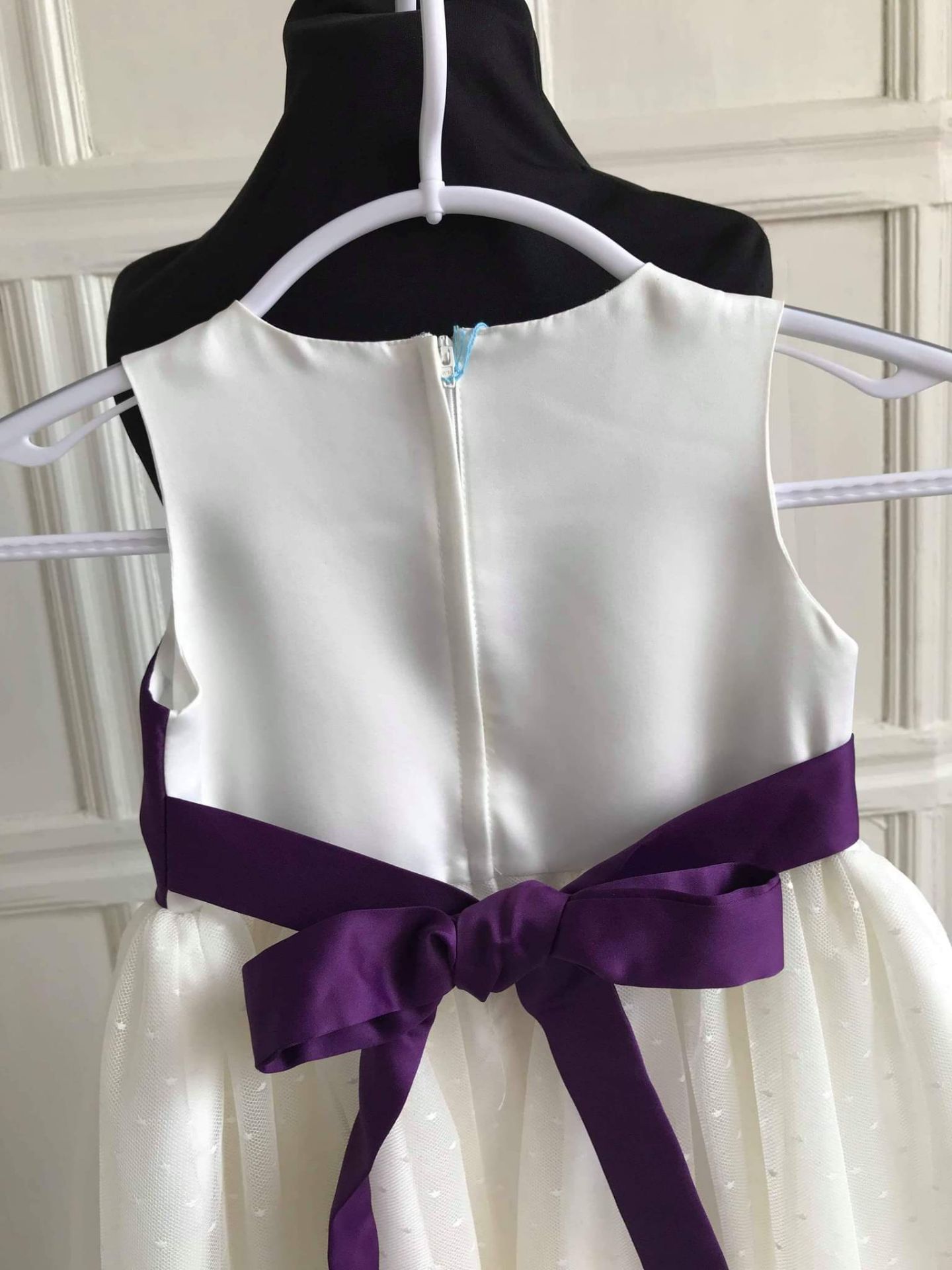 Flowergirl Dress In Age 3 To 4 With Purple Belt - Image 6 of 6