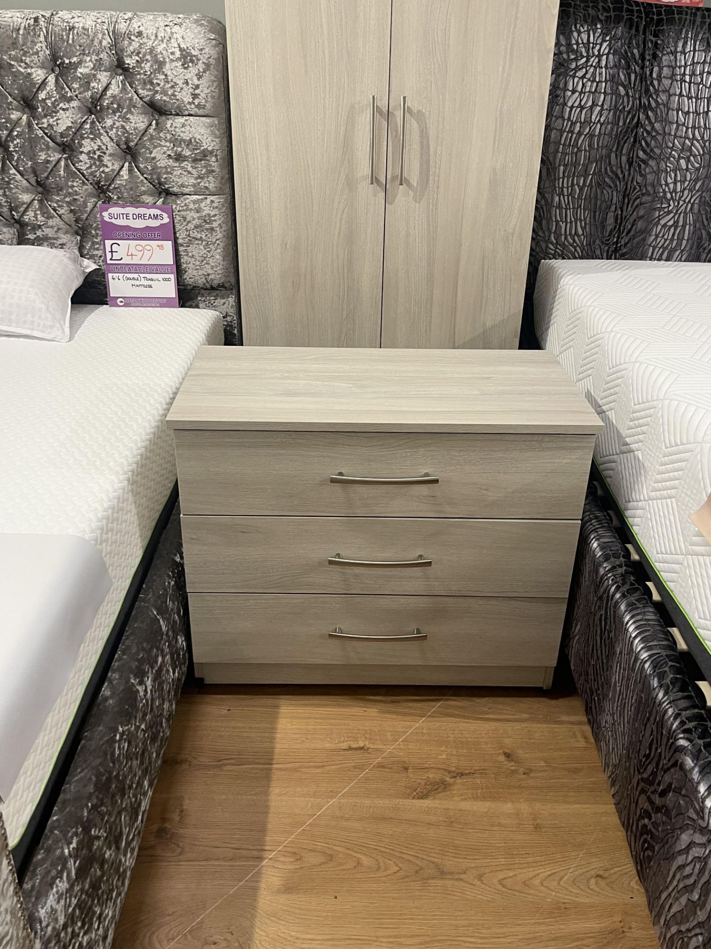 Brand New 3 Drawer Chest Of Drawers In Silver