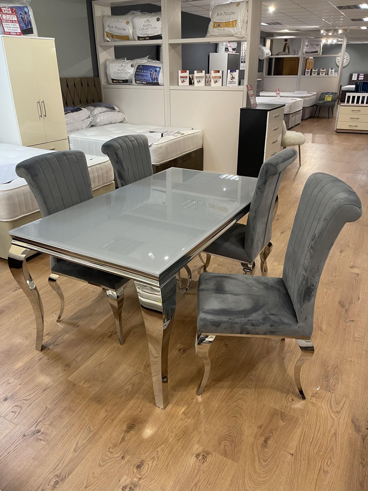 Brand New Boxed Roman Glass Dining Table Plus 4 Chairs