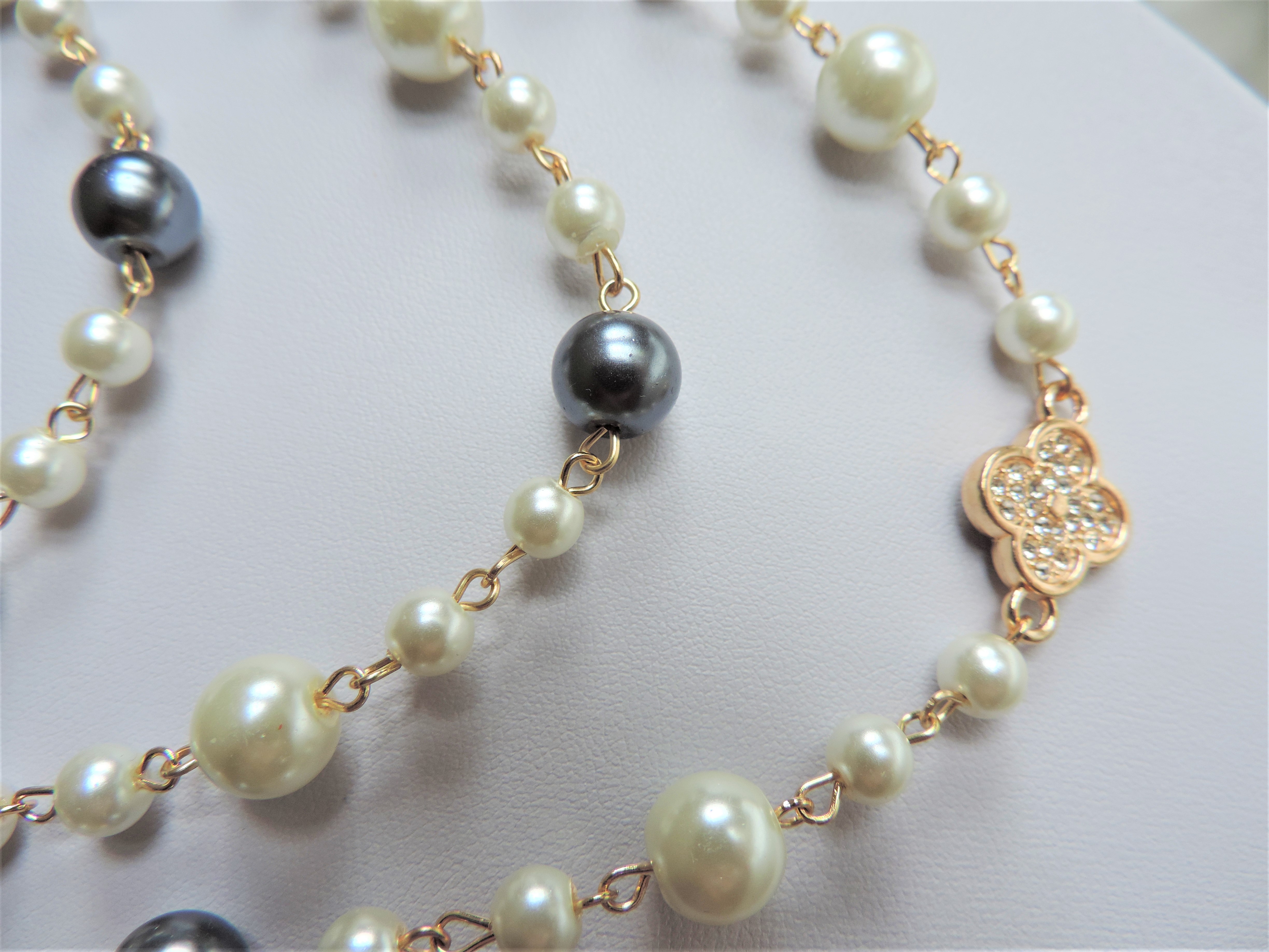 60 inch Pearl Enamel & Crystal Necklace - Image 3 of 5