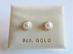 9ct Yellow Gold 6mm Pearl Stud Earrings New with Gift Box